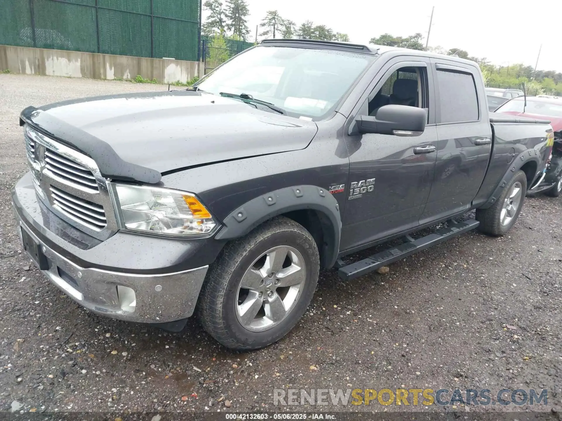 2 fotografías del automóvil dañado 1C6RR7TTXKS658743 RAM 1500 CLASSIC 2019