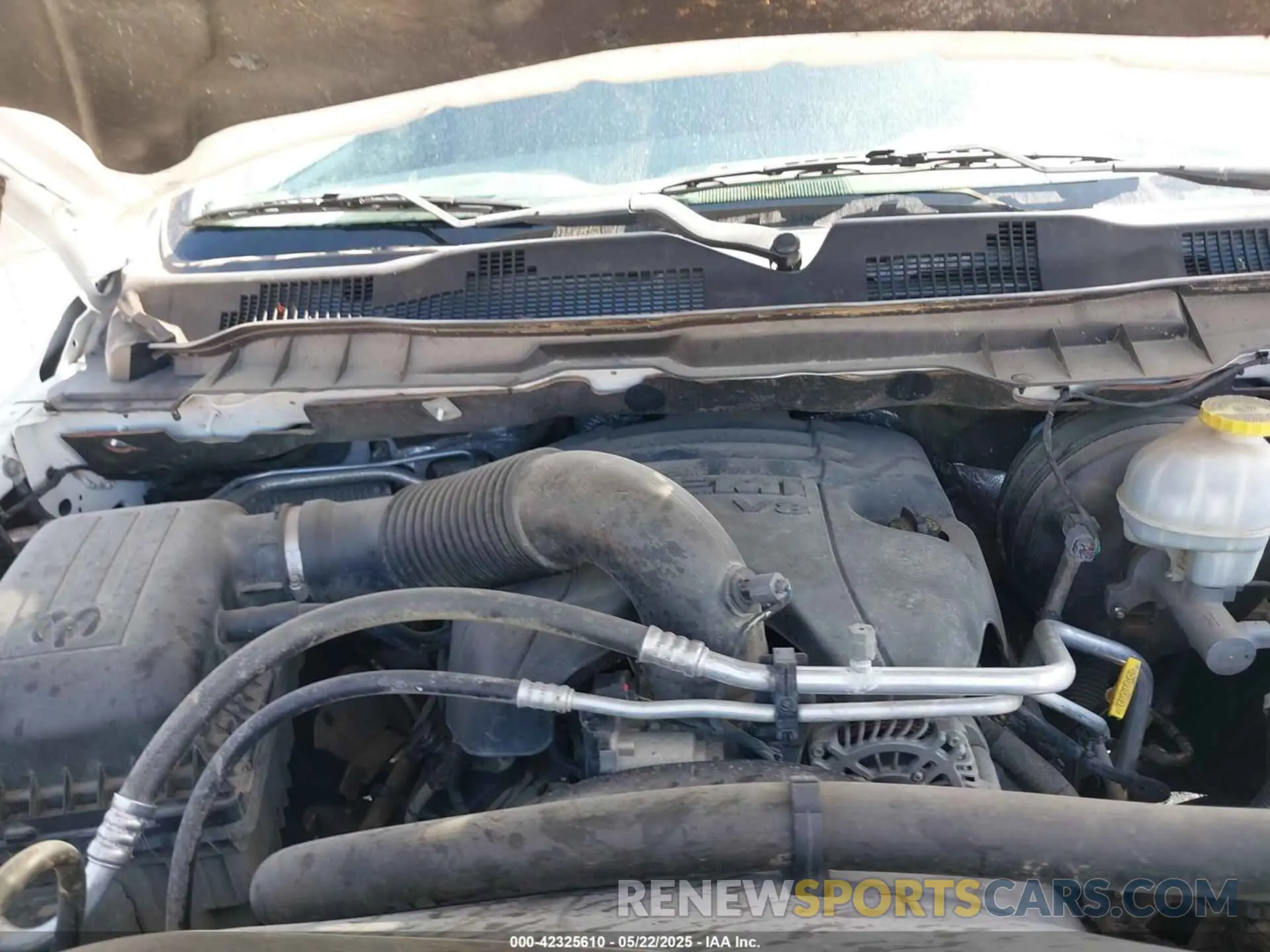 10 fotografías del automóvil dañado 1C6RR7TTXKS724370 RAM 1500 CLASSIC 2019