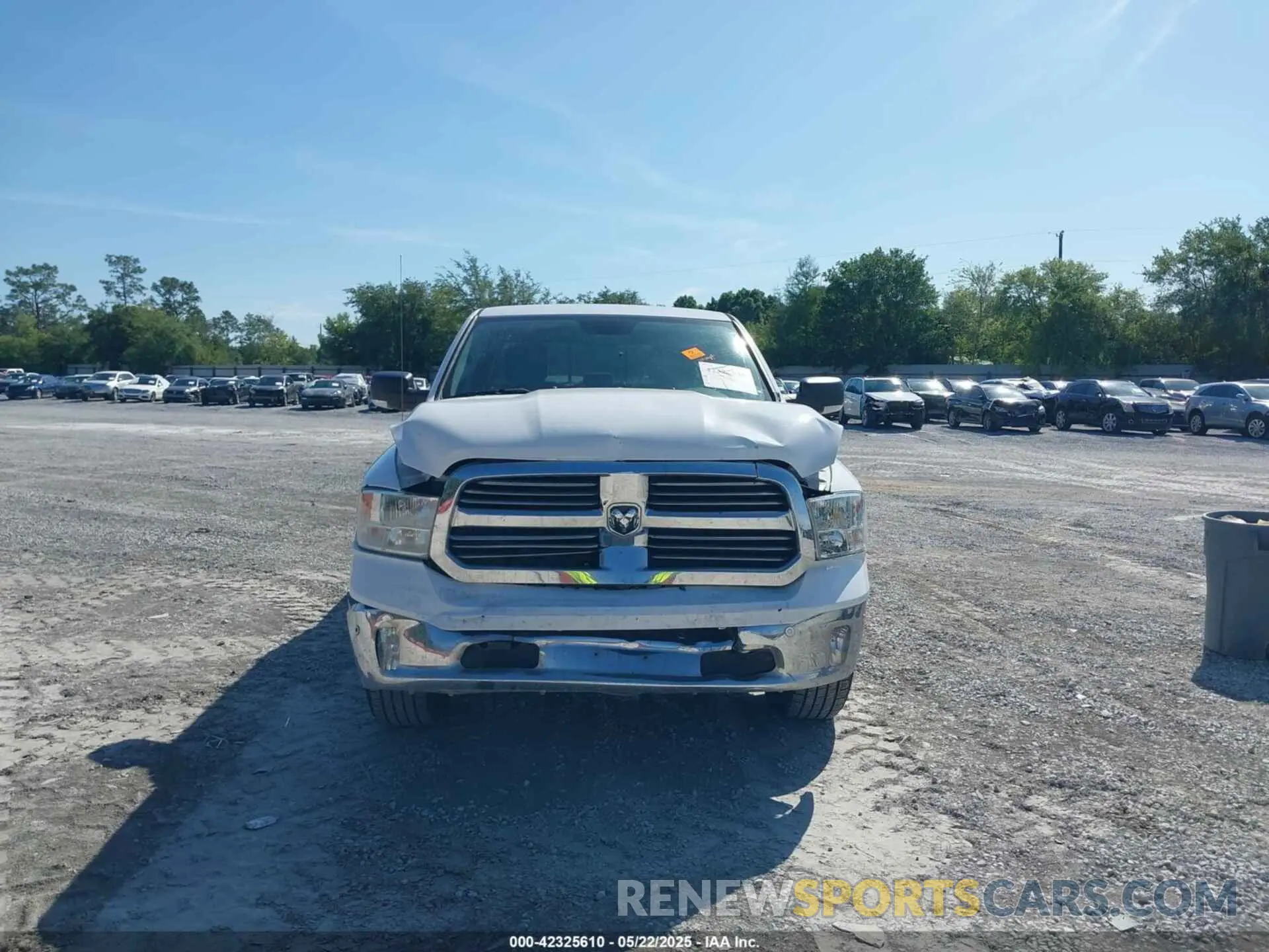 12 fotografías del automóvil dañado 1C6RR7TTXKS724370 RAM 1500 CLASSIC 2019