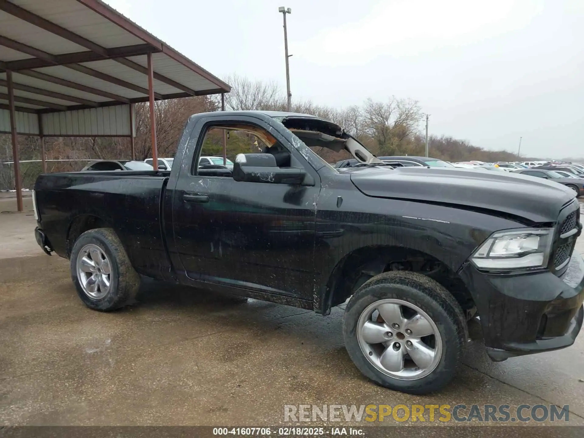 13 fotografías del automóvil dañado 3C6JR6ATXKG500694 RAM 1500 CLASSIC 2019
