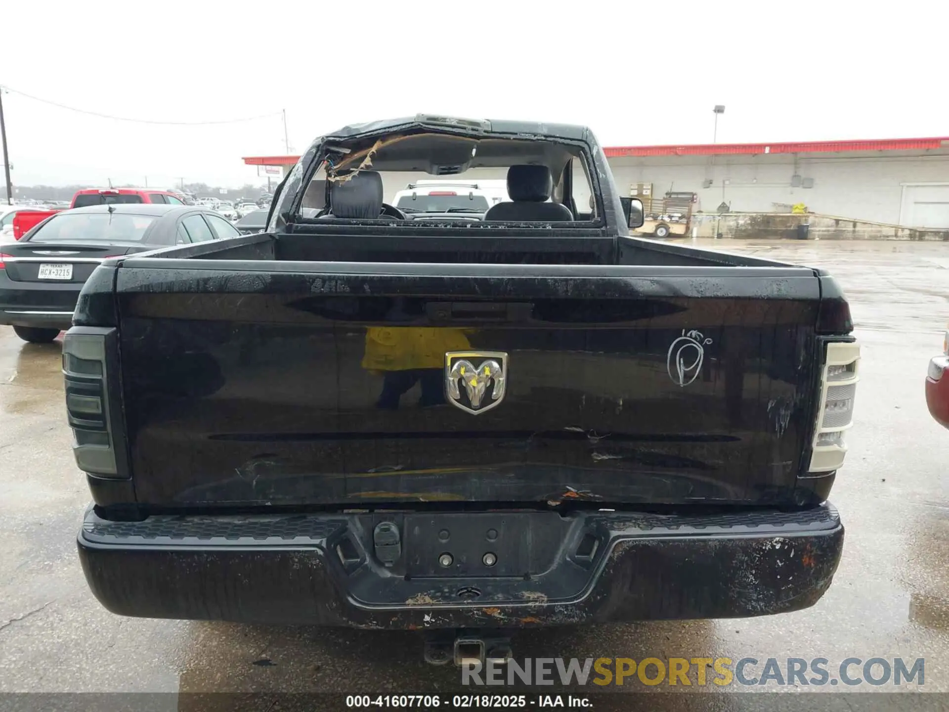 16 fotografías del automóvil dañado 3C6JR6ATXKG500694 RAM 1500 CLASSIC 2019
