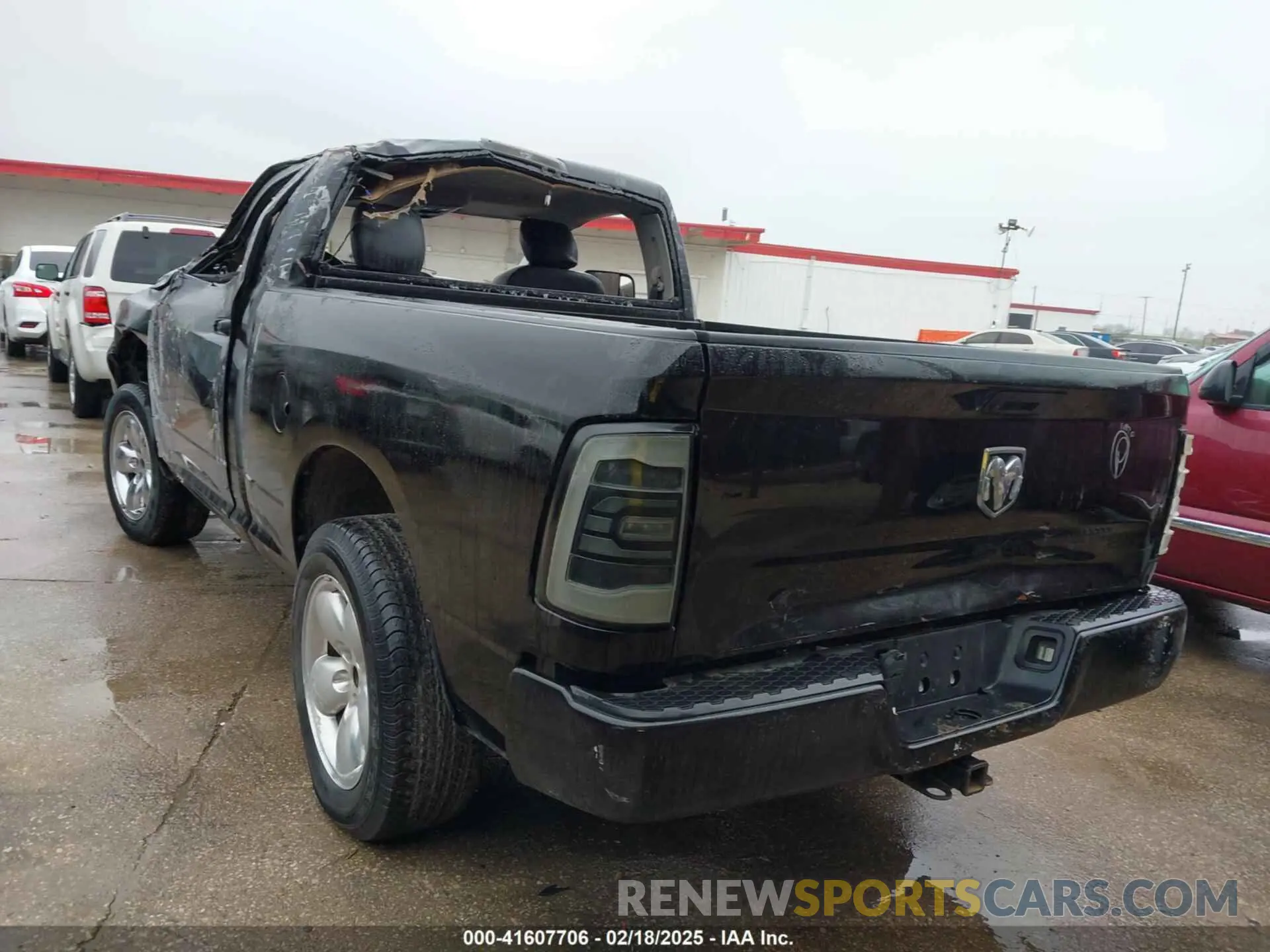 3 fotografías del automóvil dañado 3C6JR6ATXKG500694 RAM 1500 CLASSIC 2019