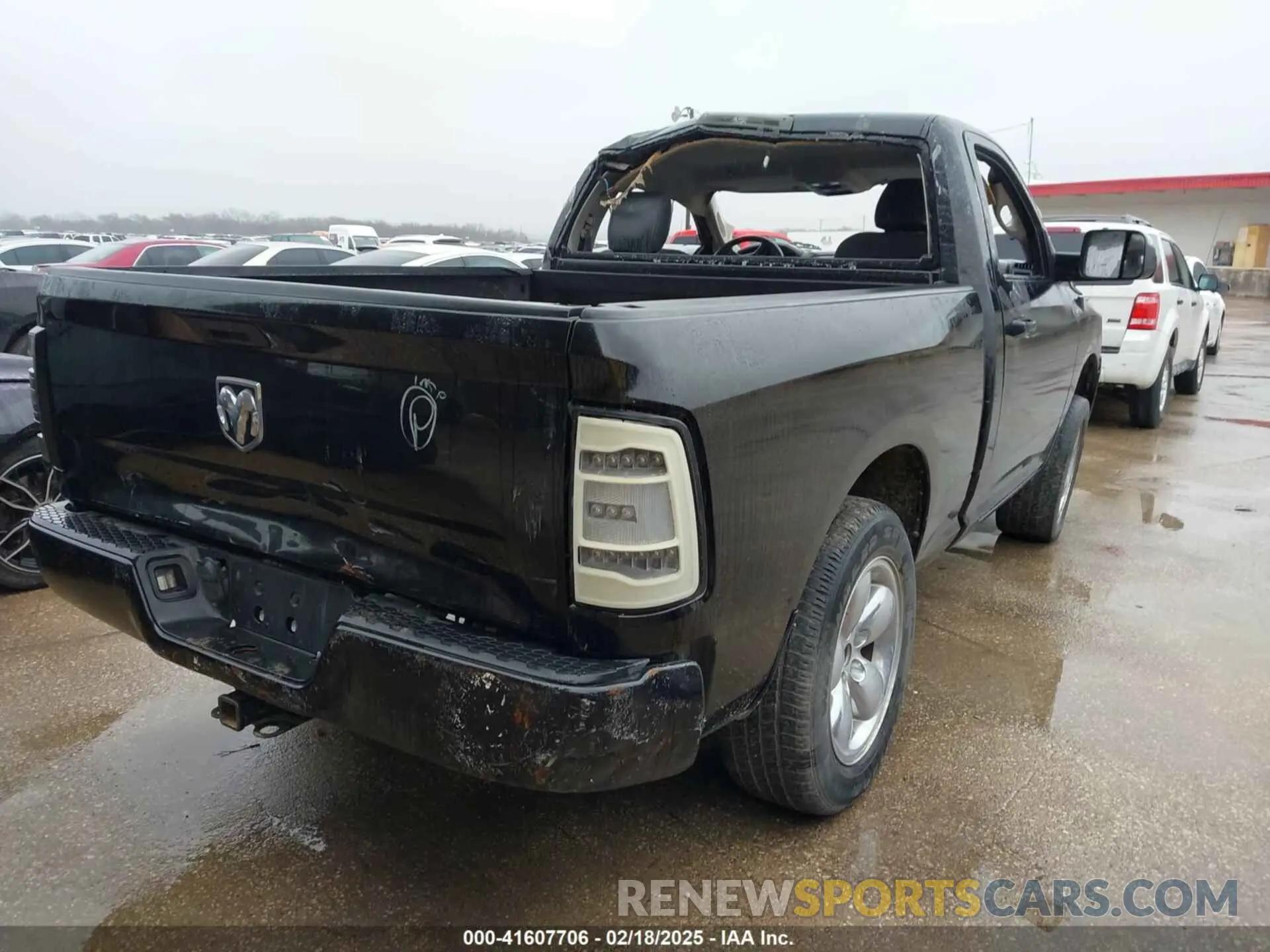 4 fotografías del automóvil dañado 3C6JR6ATXKG500694 RAM 1500 CLASSIC 2019