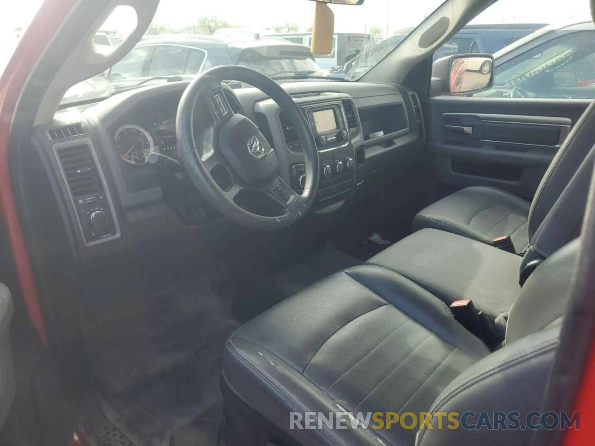 4 fotografías del automóvil dañado 3C6JR6DG3KG569354 RAM 1500 CLASSIC 2019