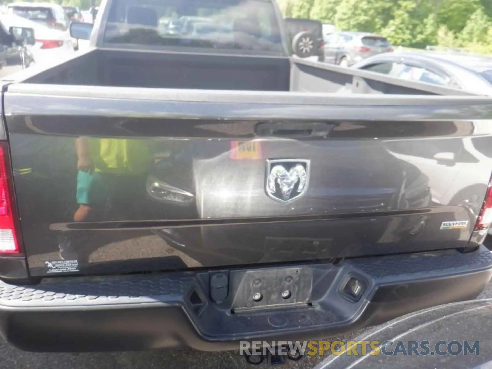 3 fotografías del automóvil dañado 3C6JR6DG9KG569357 RAM 1500 CLASSIC 2019