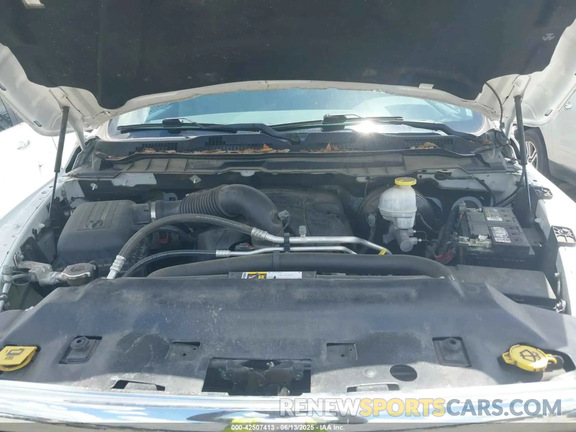 10 fotografías del automóvil dañado 3C6JR6DT5KG506026 RAM 1500 CLASSIC 2019