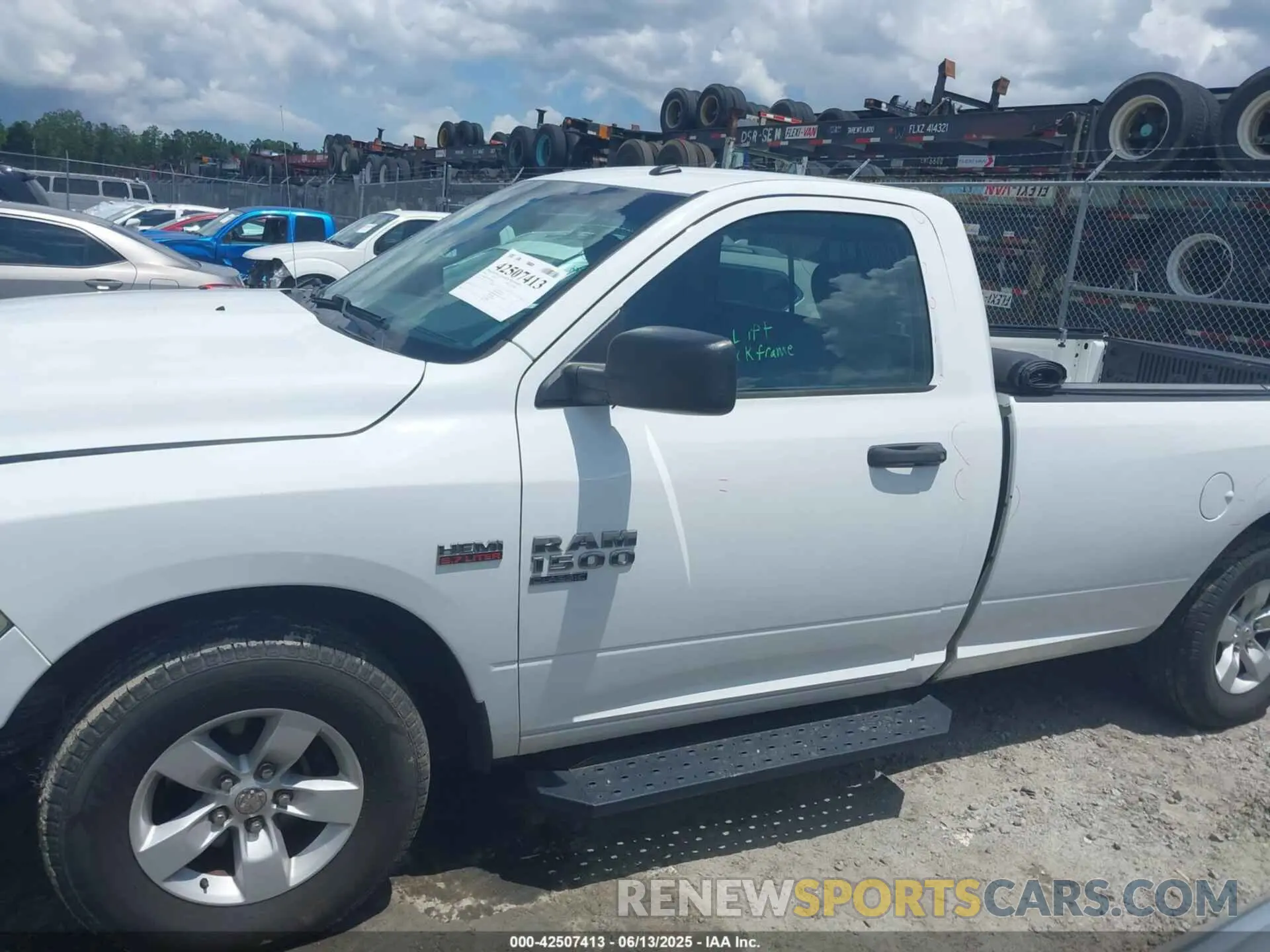 14 fotografías del automóvil dañado 3C6JR6DT5KG506026 RAM 1500 CLASSIC 2019