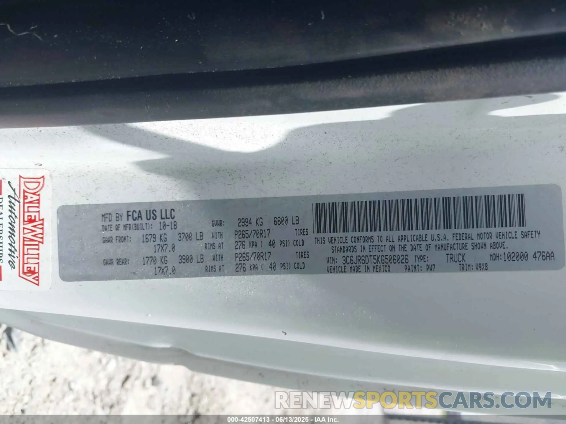 9 fotografías del automóvil dañado 3C6JR6DT5KG506026 RAM 1500 CLASSIC 2019