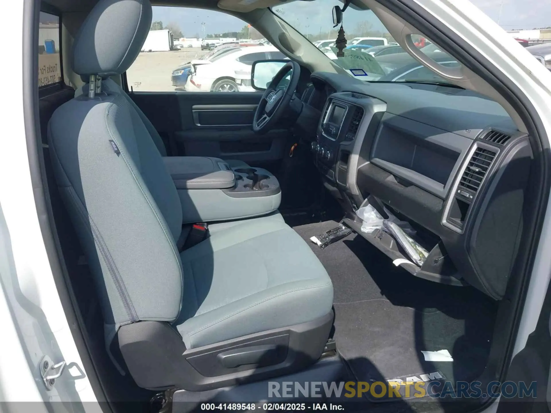 5 fotografías del automóvil dañado 3C6JR6DT8KG671407 RAM 1500 CLASSIC 2019