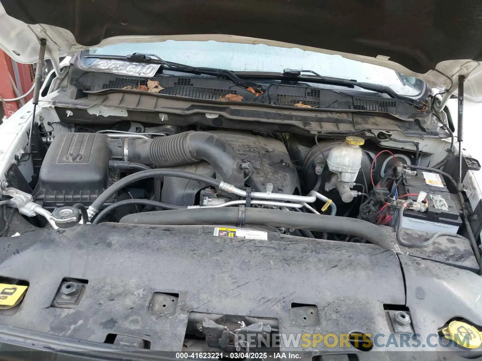 10 fotografías del automóvil dañado 3C6JR6DTXKG580090 RAM 1500 CLASSIC 2019