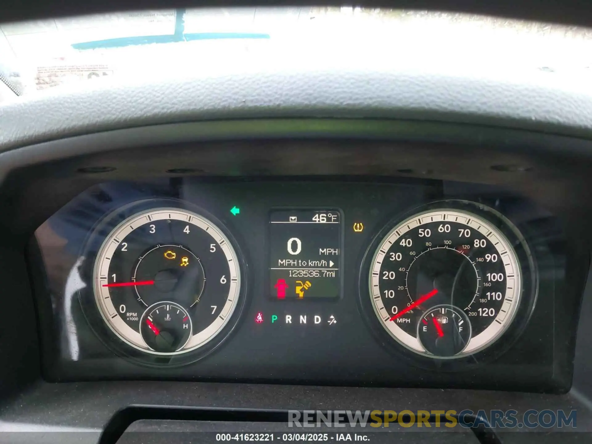 16 fotografías del automóvil dañado 3C6JR6DTXKG580090 RAM 1500 CLASSIC 2019