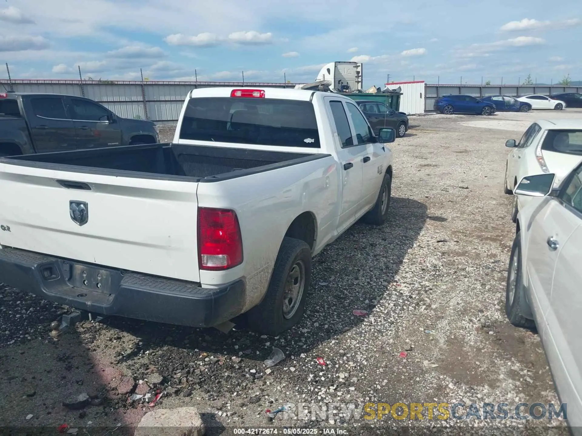 4 fotografías del automóvil dañado 1C6RR6FG0LS103679 RAM 1500 CLASSIC 2020