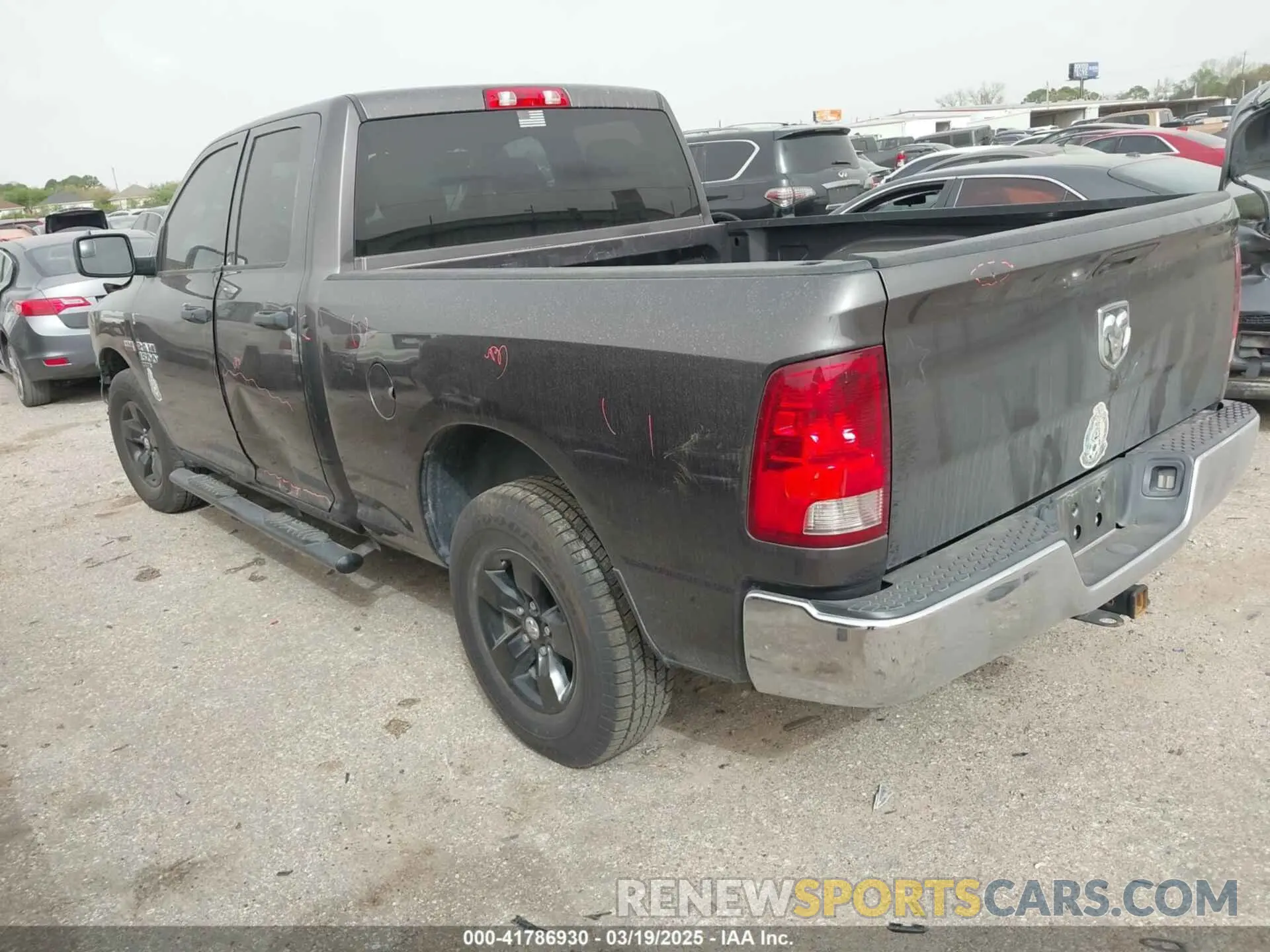 3 fotografías del automóvil dañado 1C6RR6FT1LS147915 RAM 1500 CLASSIC 2020