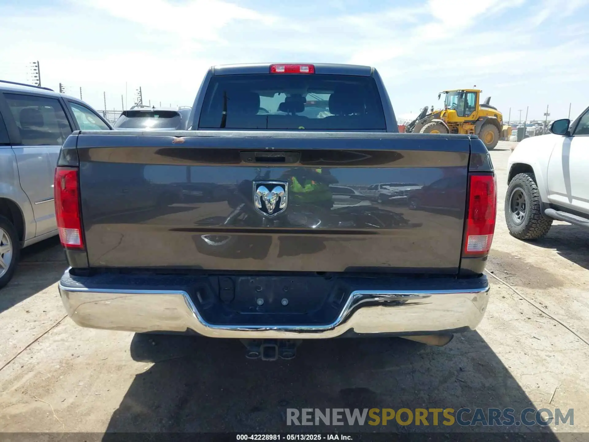 17 fotografías del automóvil dañado 1C6RR6FT2LS154145 RAM 1500 CLASSIC 2020