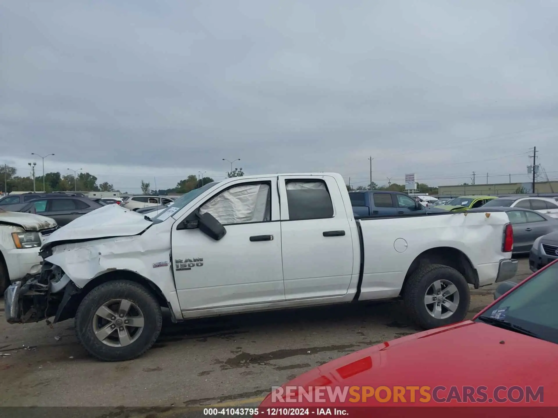 14 fotografías del automóvil dañado 1C6RR6FT3LS127097 RAM 1500 CLASSIC 2020