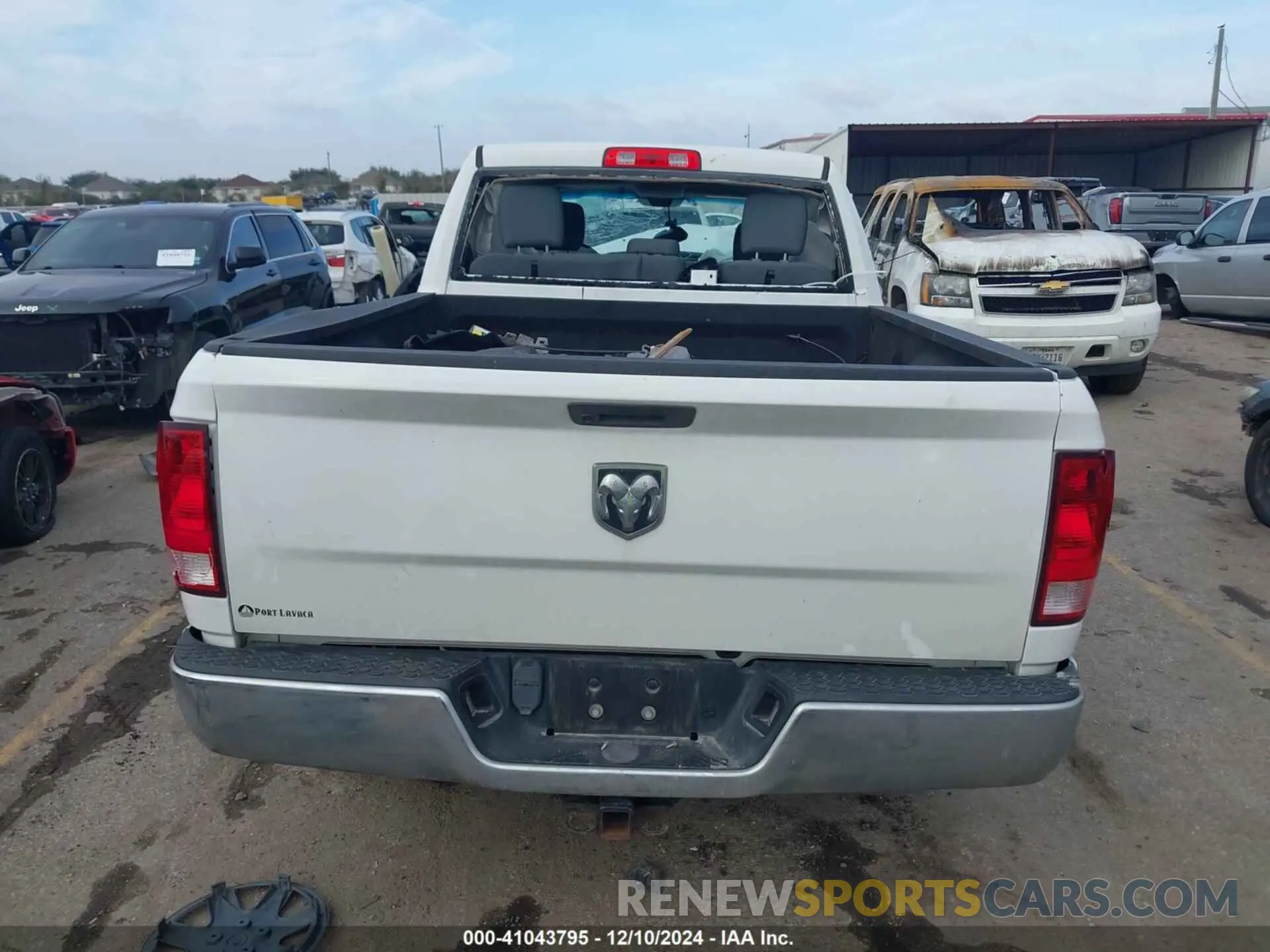 16 fotografías del automóvil dañado 1C6RR6FT3LS127097 RAM 1500 CLASSIC 2020