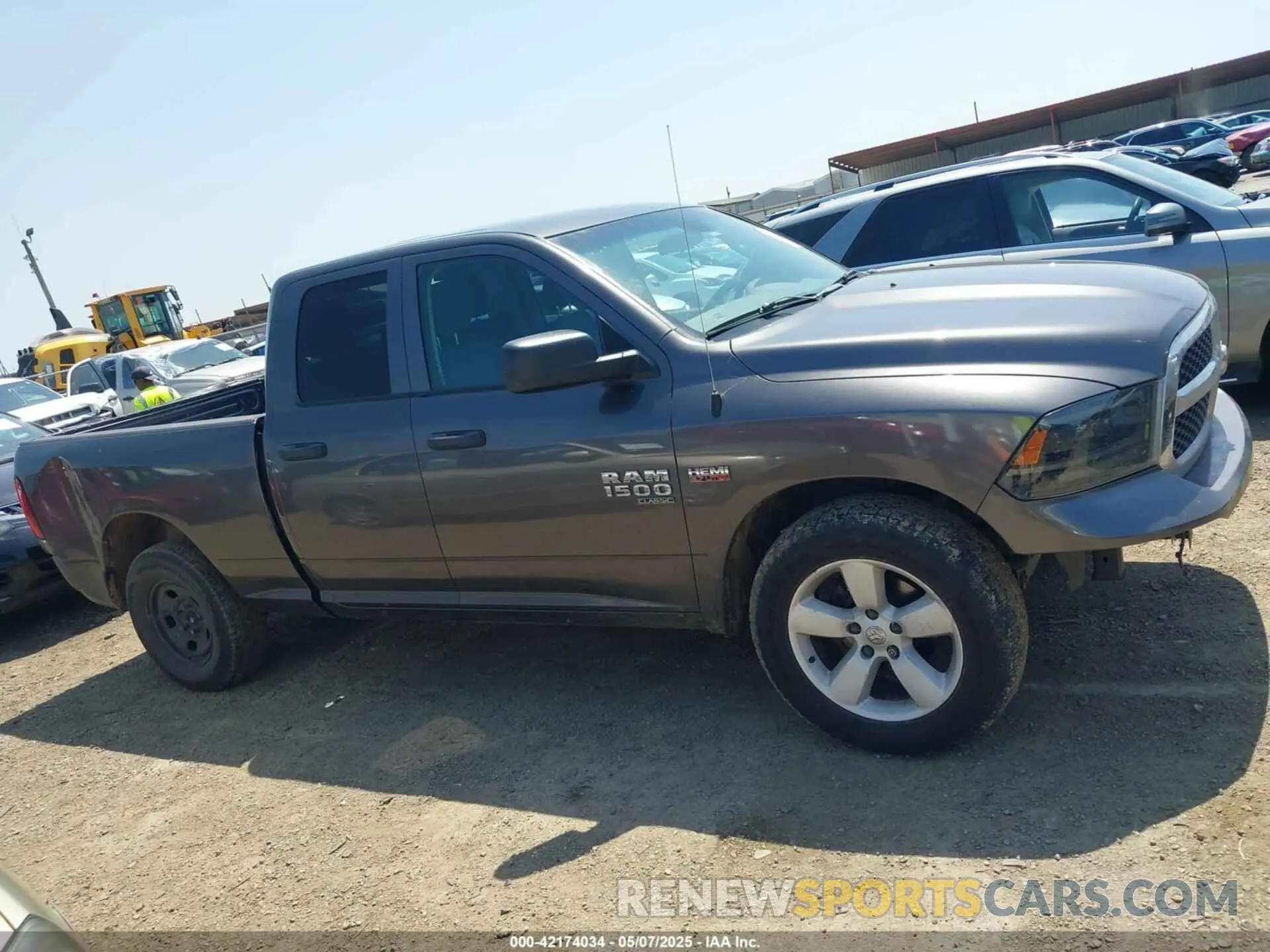 13 fotografías del automóvil dañado 1C6RR6FT9LS138721 RAM 1500 CLASSIC 2020