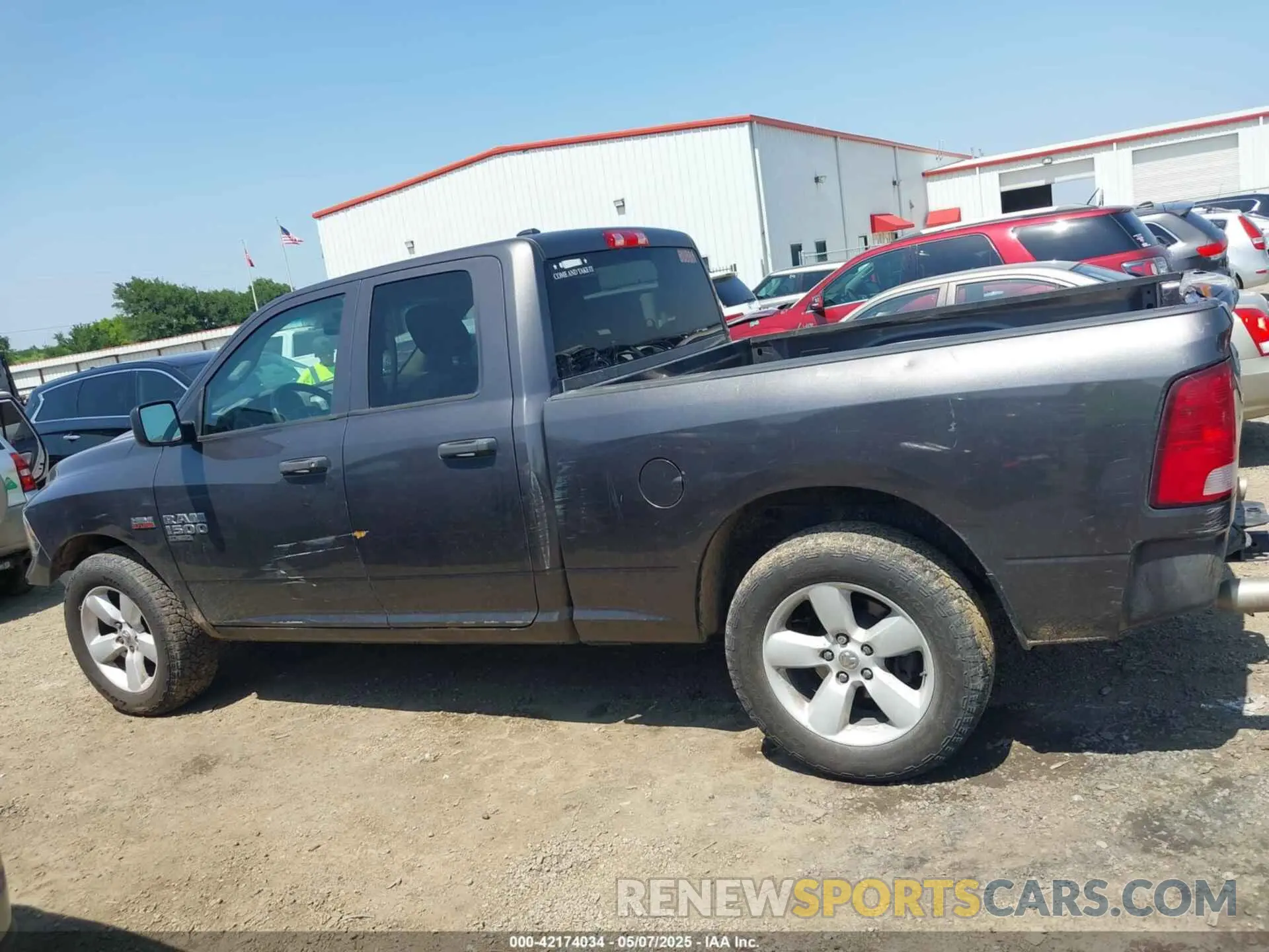 14 fotografías del automóvil dañado 1C6RR6FT9LS138721 RAM 1500 CLASSIC 2020