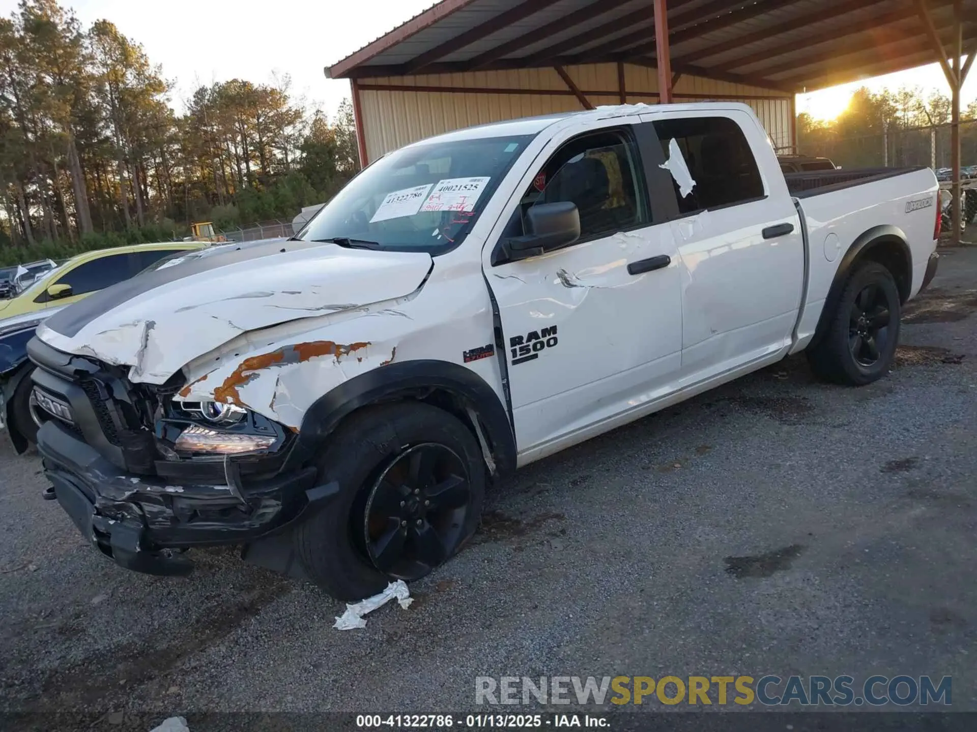 2 fotografías del automóvil dañado 1C6RR6LT8LS157622 RAM 1500 CLASSIC 2020