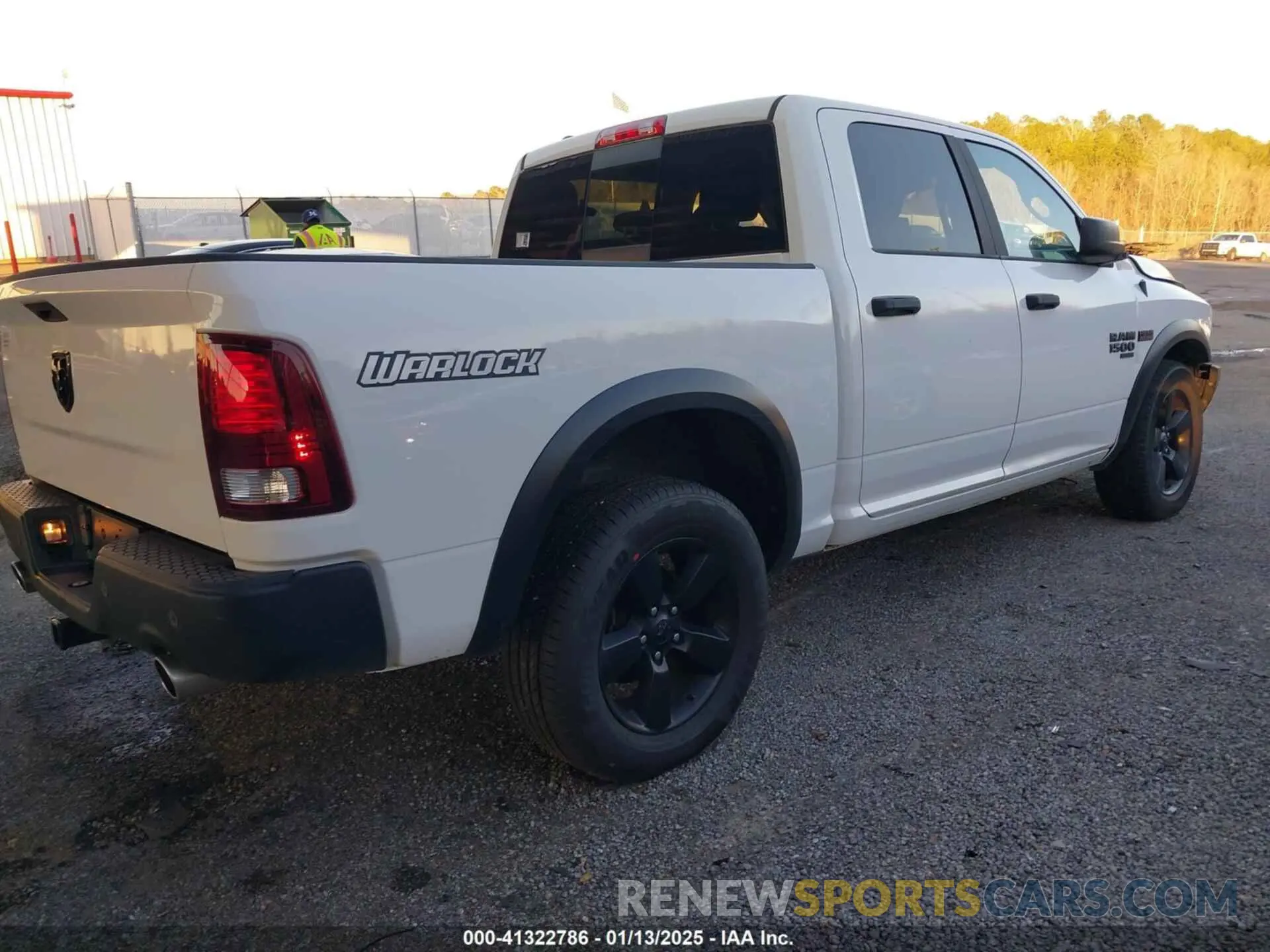 4 fotografías del automóvil dañado 1C6RR6LT8LS157622 RAM 1500 CLASSIC 2020