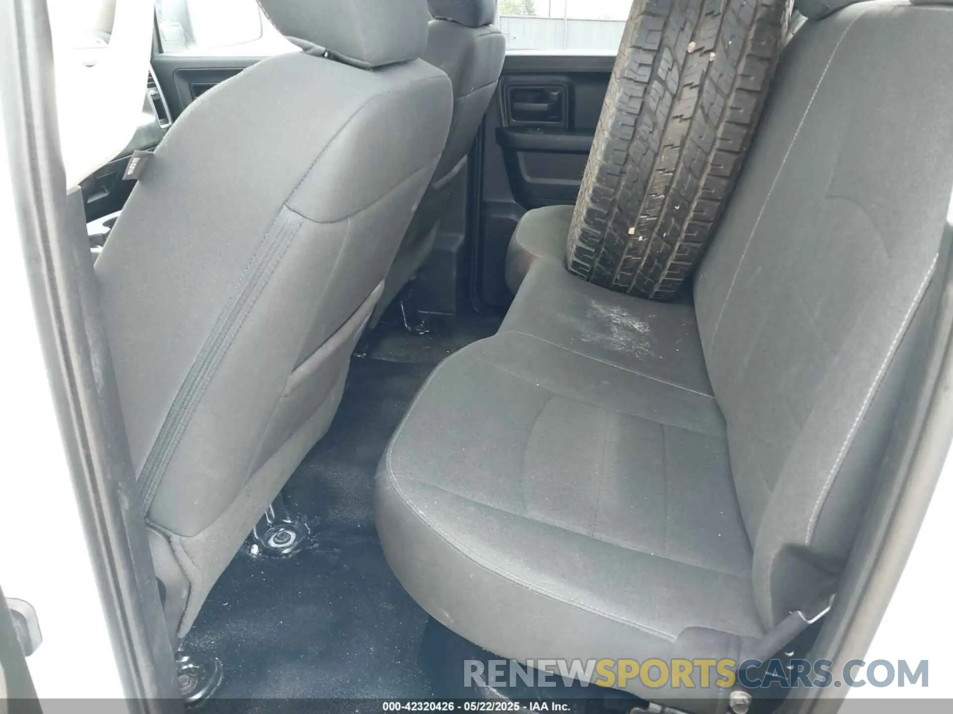 8 fotografías del automóvil dañado 1C6RR7FT3LS131480 RAM 1500 CLASSIC 2020