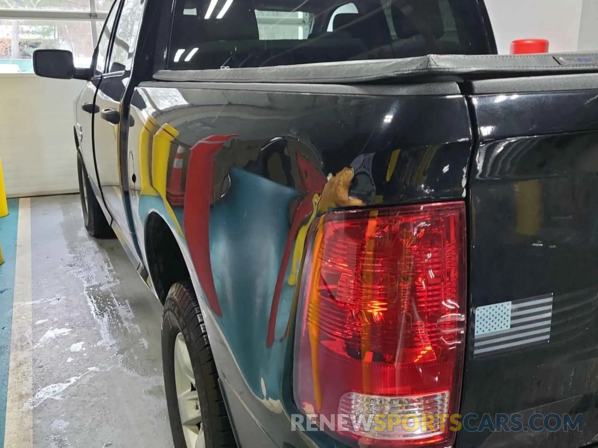 18 fotografías del automóvil dañado 1C6RR7KG7LS157704 RAM 1500 CLASSIC 2020