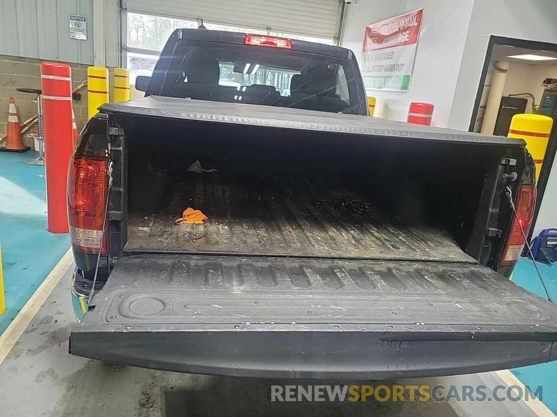 22 fotografías del automóvil dañado 1C6RR7KG7LS157704 RAM 1500 CLASSIC 2020