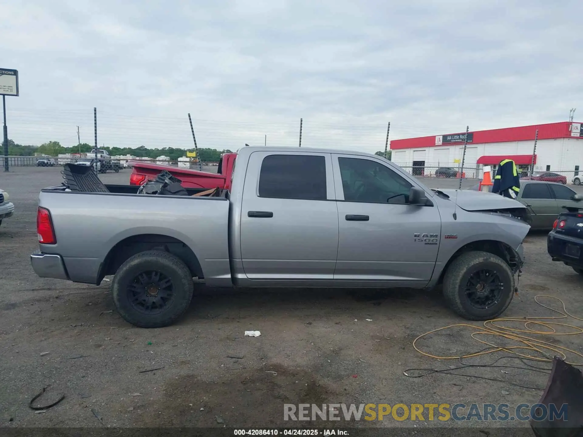 14 fotografías del automóvil dañado 1C6RR7KT4LS127377 RAM 1500 CLASSIC 2020