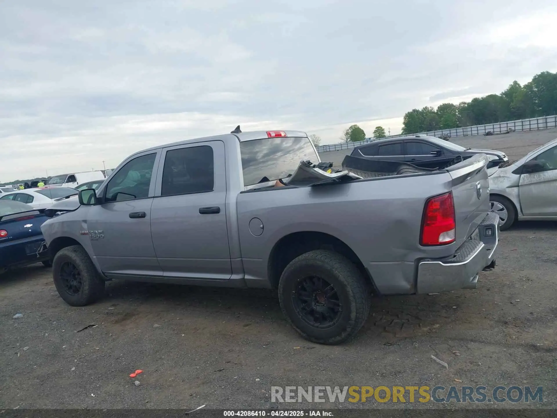 15 fotografías del automóvil dañado 1C6RR7KT4LS127377 RAM 1500 CLASSIC 2020