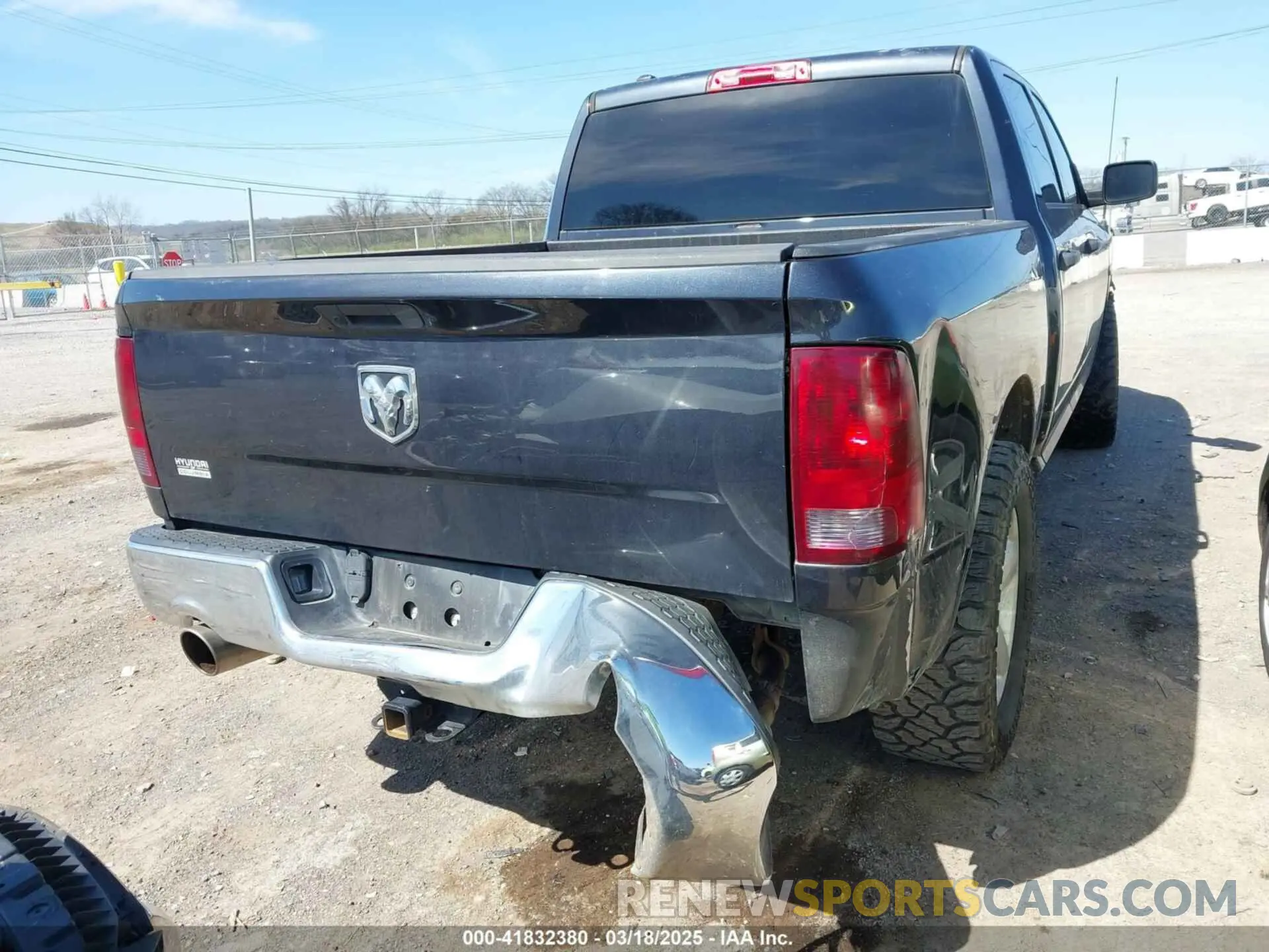 4 fotografías del automóvil dañado 1C6RR7KT6LS154239 RAM 1500 CLASSIC 2020