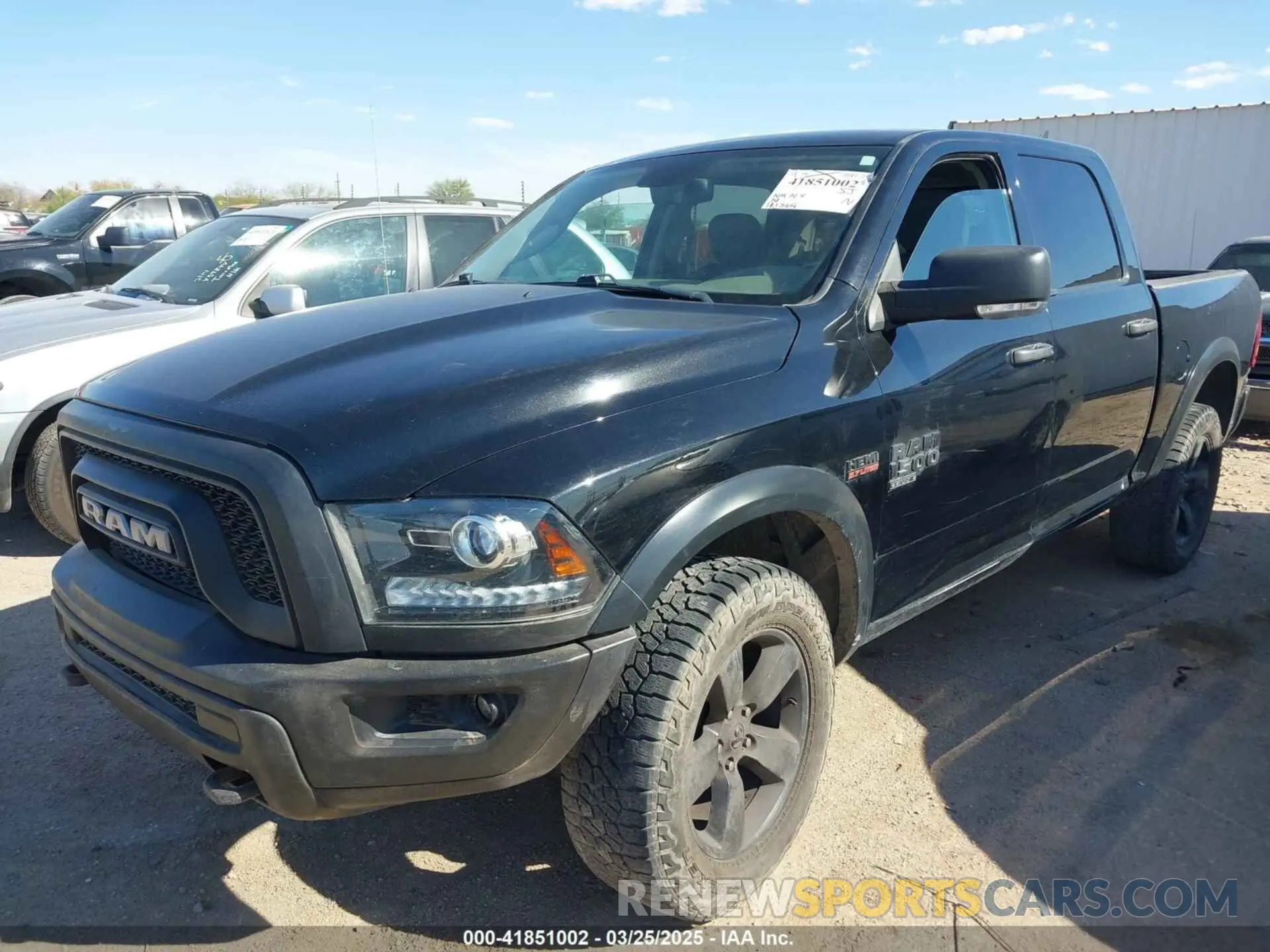2 fotografías del automóvil dañado 1C6RR7LT4LS136952 RAM 1500 CLASSIC 2020