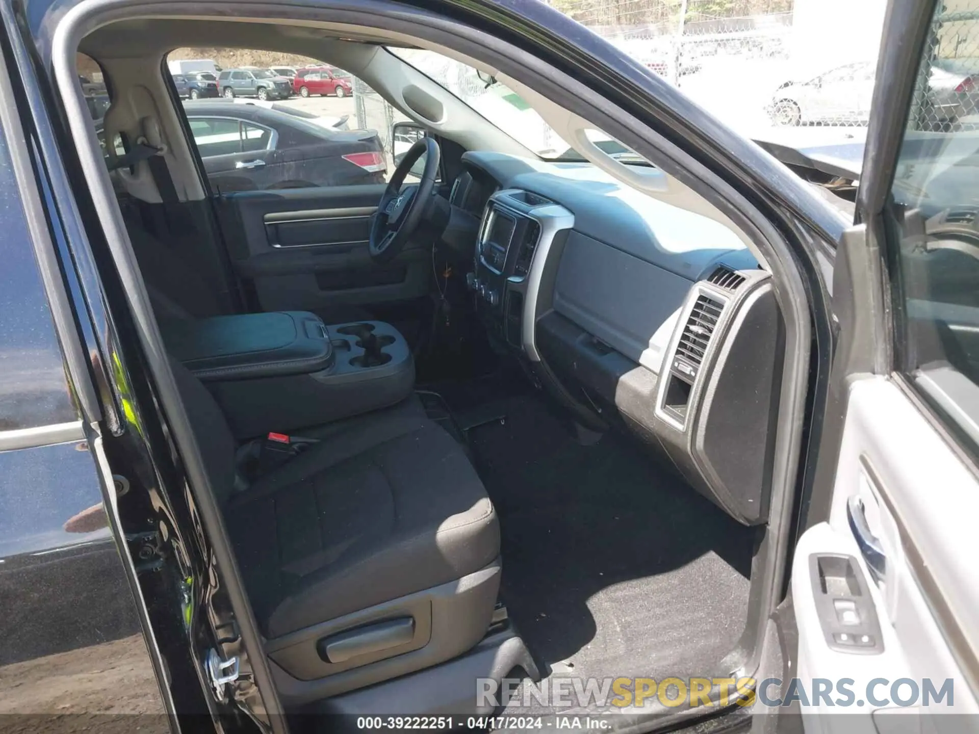 5 fotografías del automóvil dañado 1C6RR7LTXLS155568 RAM 1500 CLASSIC 2020