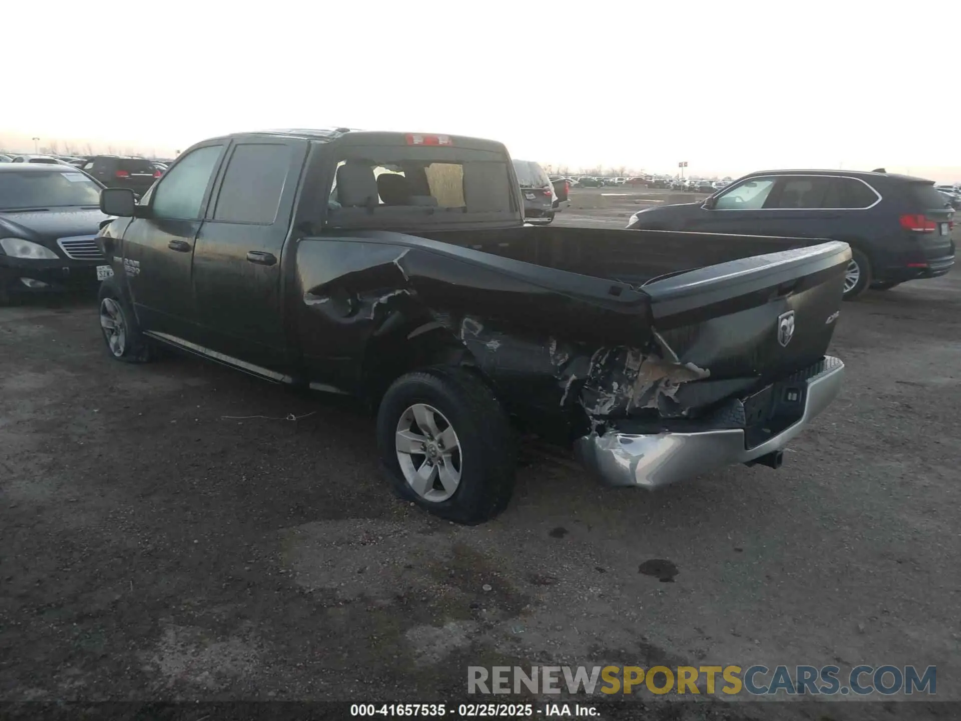 3 fotografías del automóvil dañado 1C6RR7TT1LS109319 RAM 1500 CLASSIC 2020