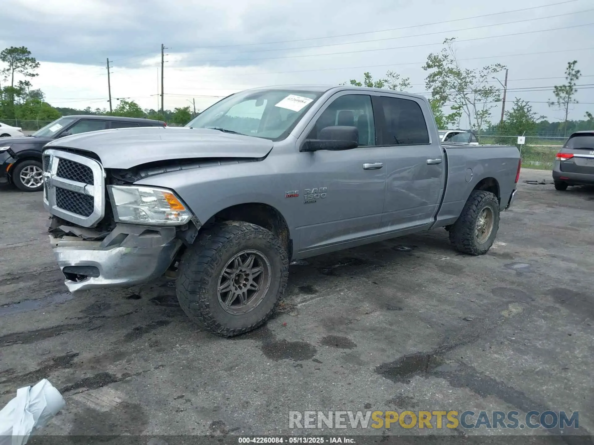 2 fotografías del automóvil dañado 1C6RR7TT5LS124681 RAM 1500 CLASSIC 2020