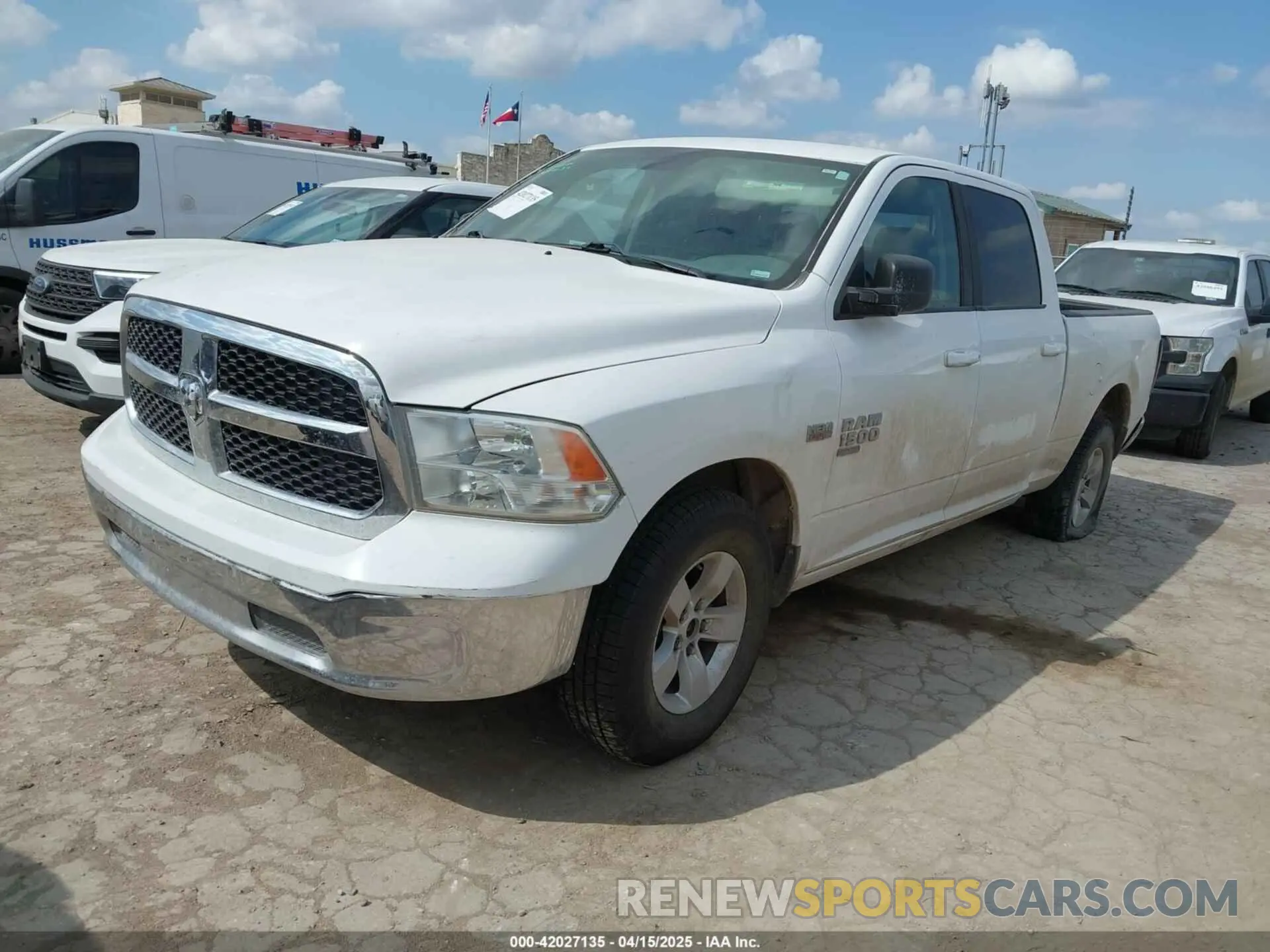 2 fotografías del automóvil dañado 1C6RR7TT7LS101810 RAM 1500 CLASSIC 2020