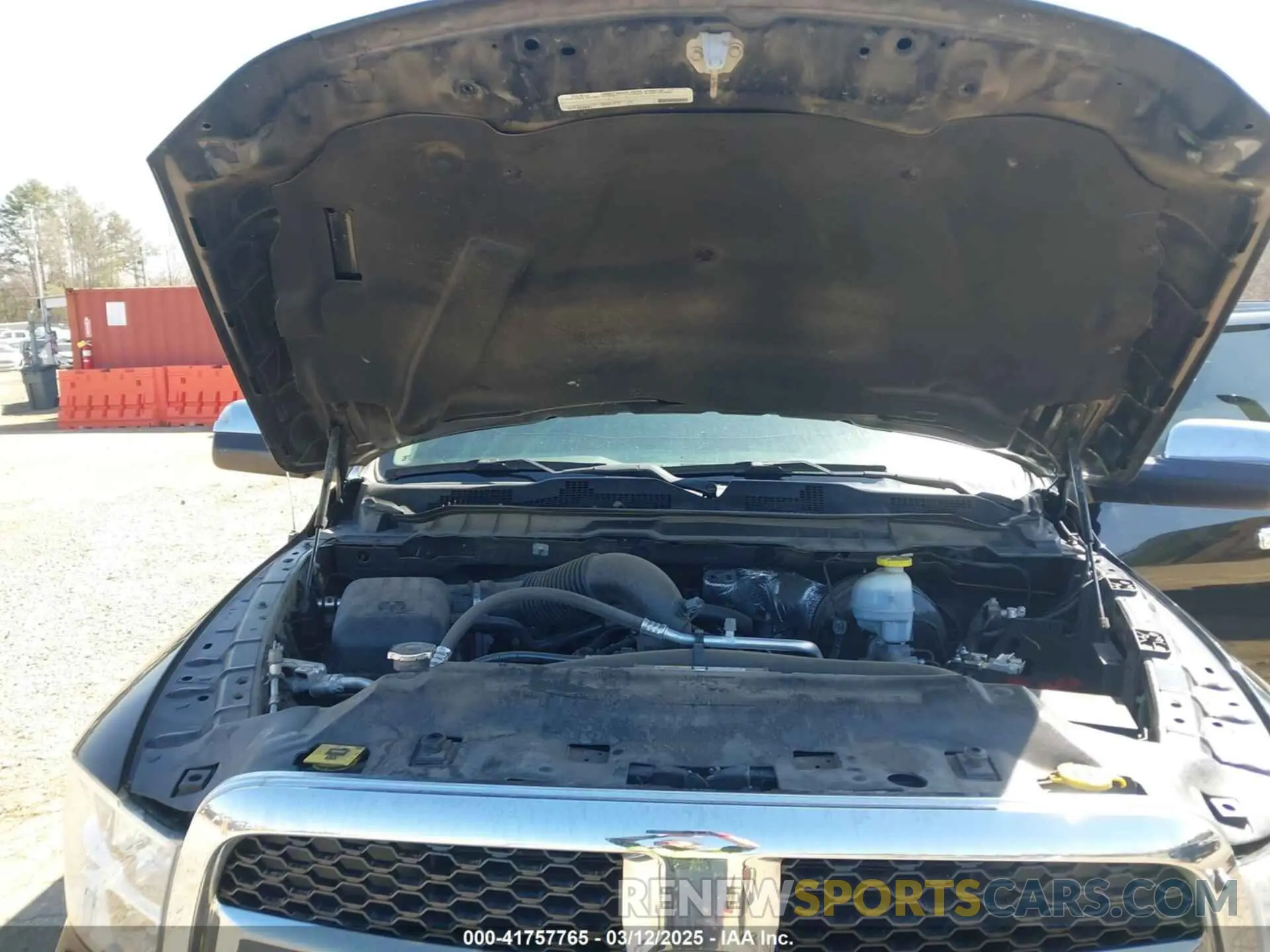 10 fotografías del automóvil dañado 3C6RR6KT2LG224661 RAM 1500 CLASSIC 2020