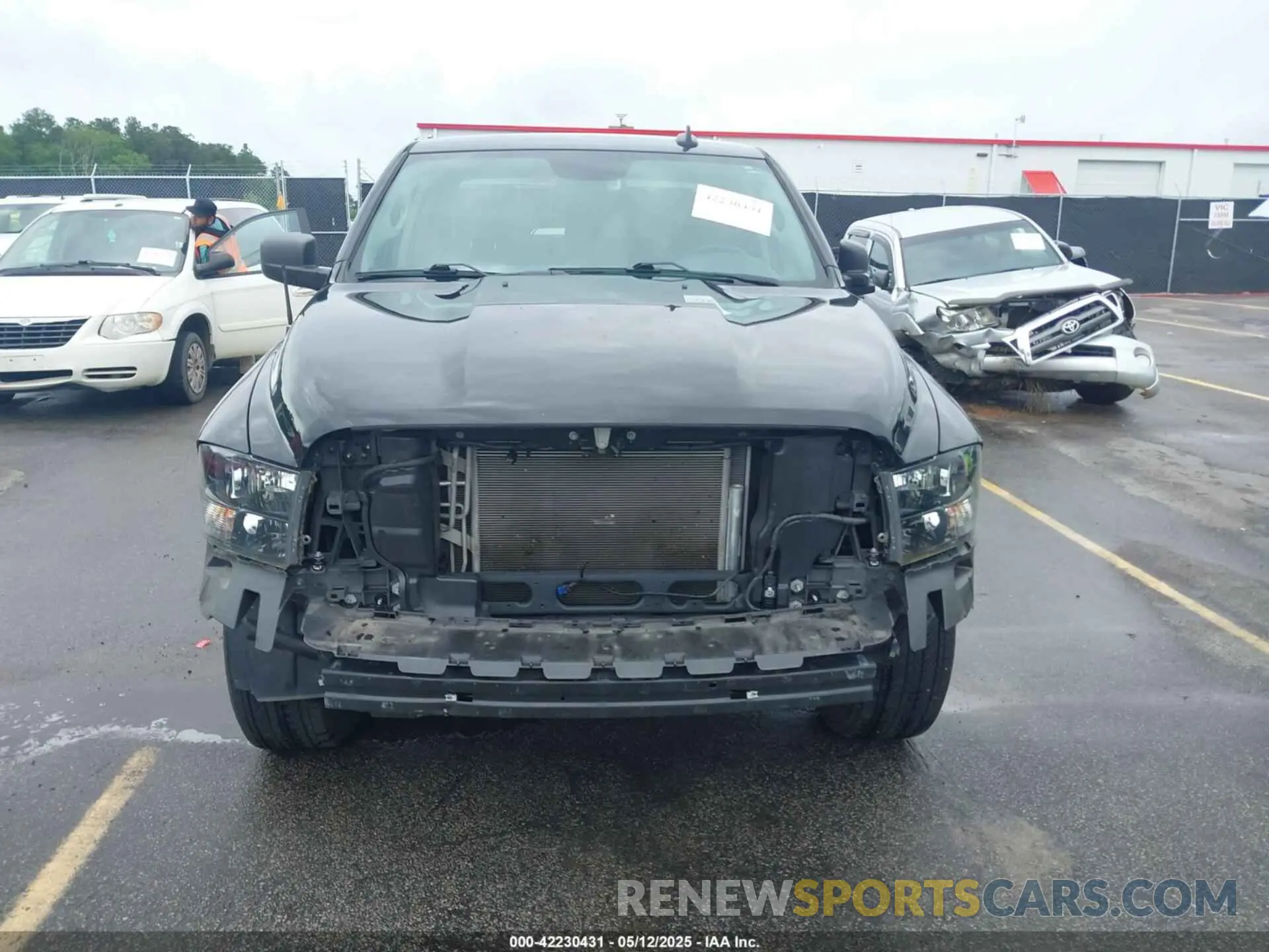 13 fotografías del automóvil dañado 3C6RR6KT5LG224413 RAM 1500 CLASSIC 2020