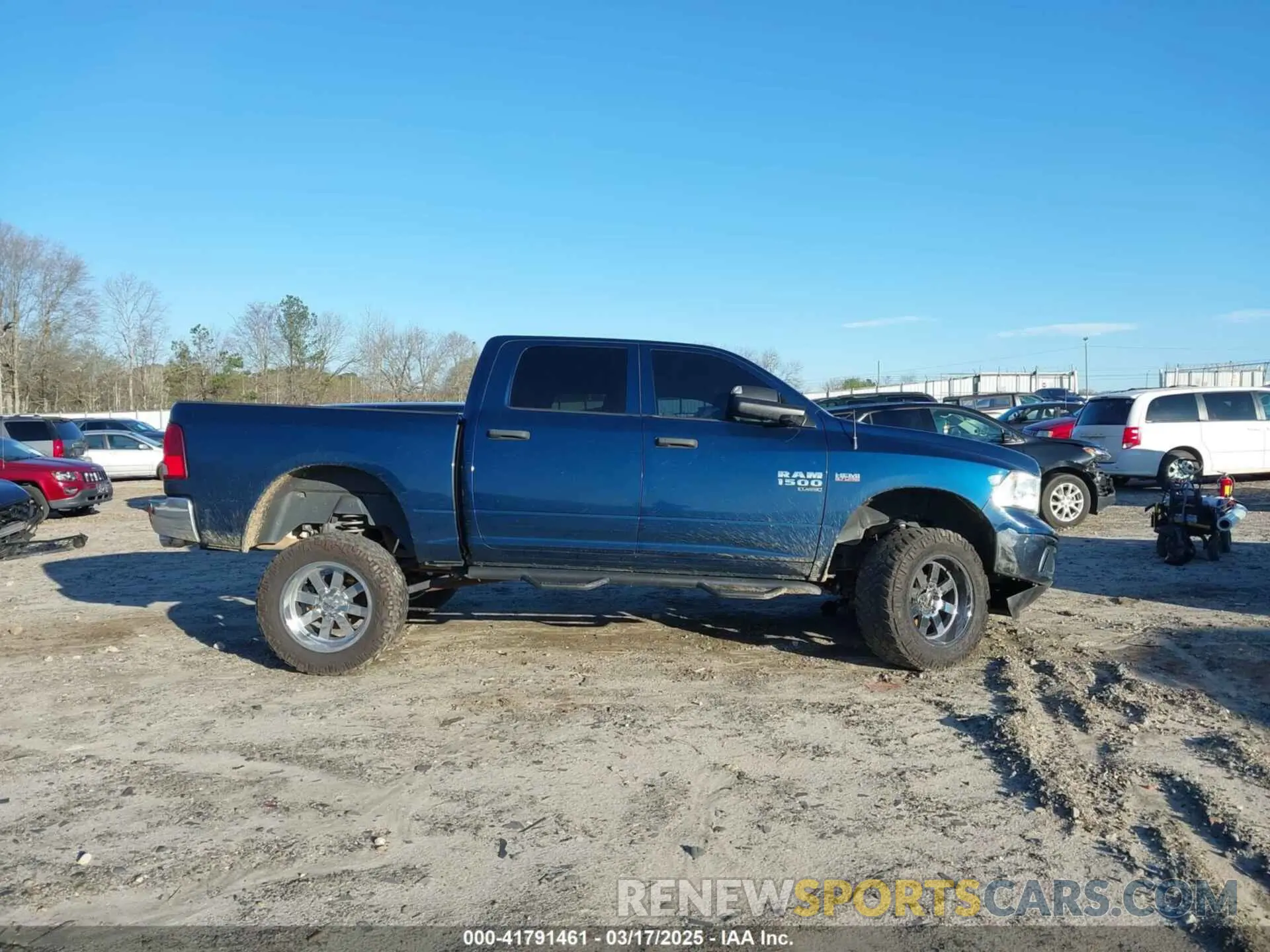 13 fotografías del automóvil dañado 3C6RR7KT9LG290727 RAM 1500 CLASSIC 2020