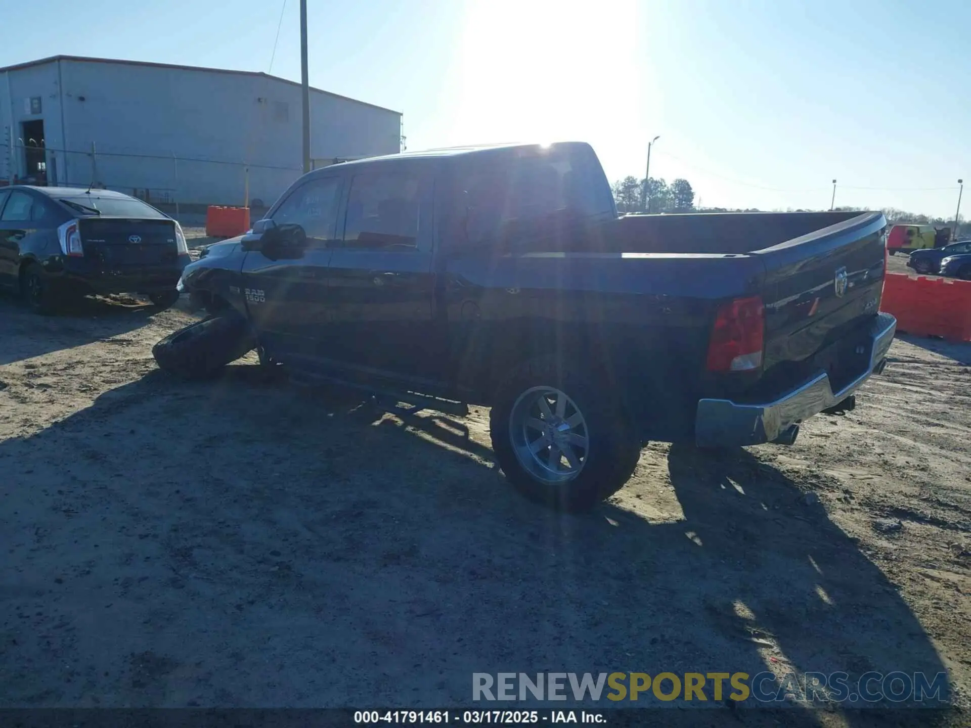 3 fotografías del automóvil dañado 3C6RR7KT9LG290727 RAM 1500 CLASSIC 2020