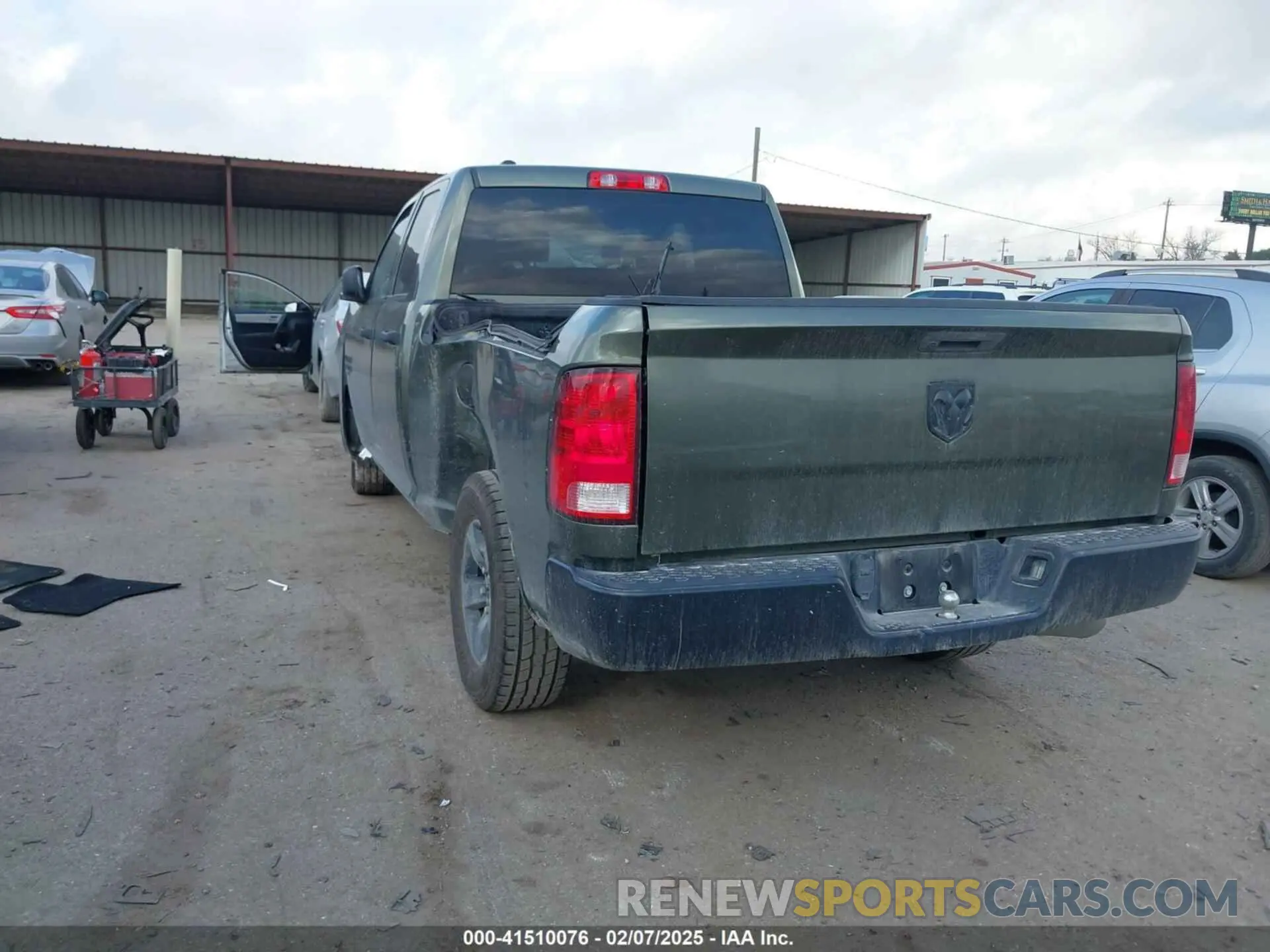 3 fotografías del automóvil dañado 1C6RR6FG4MS569116 RAM 1500 CLASSIC 2021