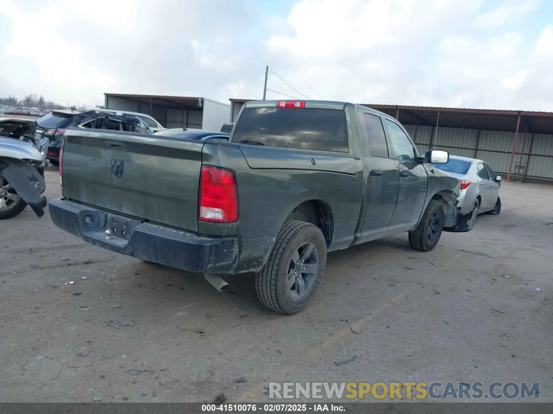 4 fotografías del automóvil dañado 1C6RR6FG4MS569116 RAM 1500 CLASSIC 2021