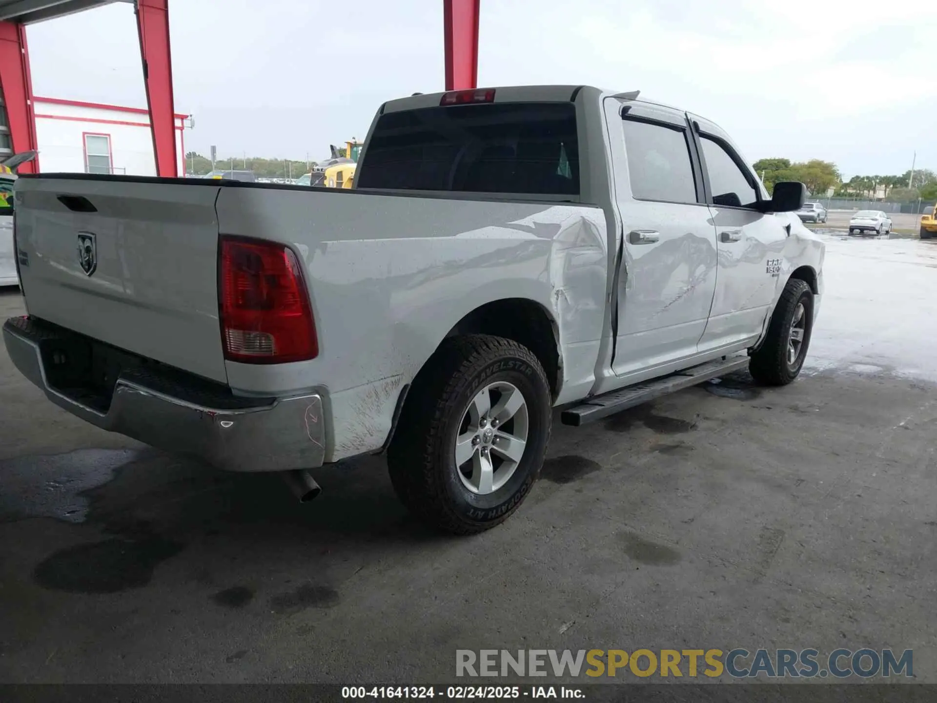 4 fotografías del automóvil dañado 1C6RR6LG0MS533587 RAM 1500 CLASSIC 2021