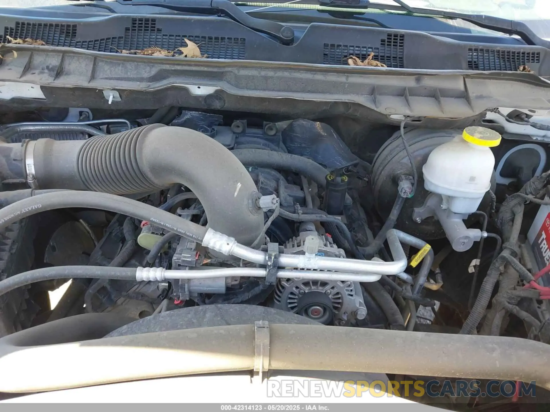 10 fotografías del automóvil dañado 1C6RR6TTXMS517345 RAM 1500 CLASSIC 2021