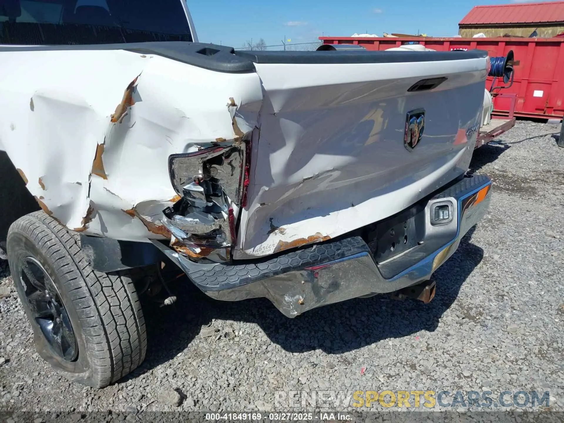 17 fotografías del automóvil dañado 1C6RR7FGXMS507175 RAM 1500 CLASSIC 2021