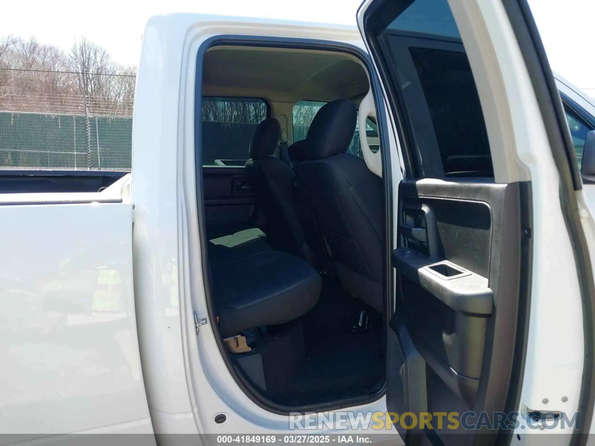 8 fotografías del automóvil dañado 1C6RR7FGXMS507175 RAM 1500 CLASSIC 2021