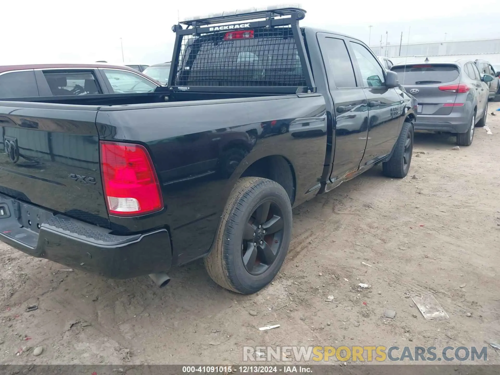 4 fotografías del automóvil dañado 1C6RR7FGXMS507998 RAM 1500 CLASSIC 2021