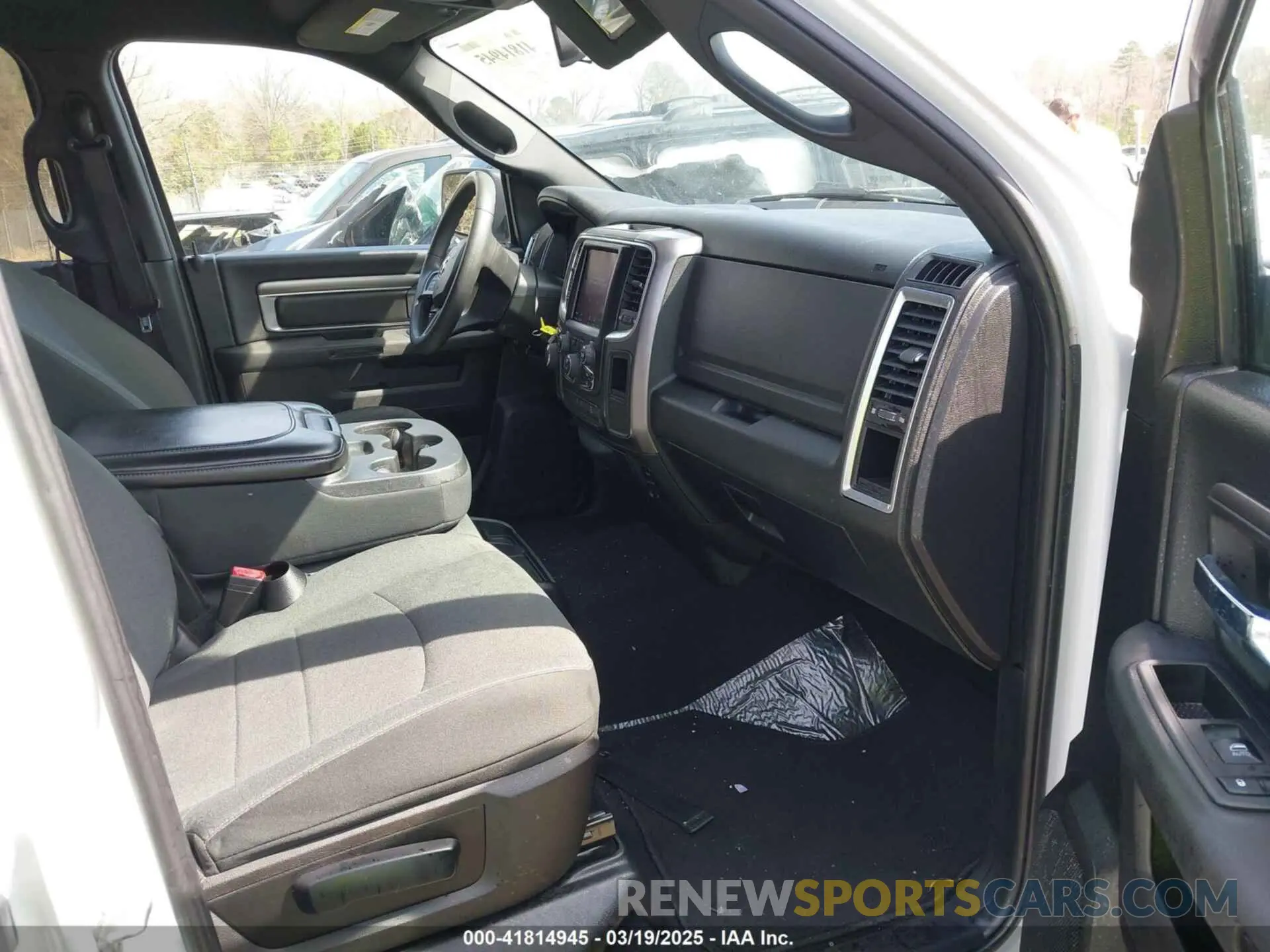 5 fotografías del automóvil dañado 1C6RR7LT8MS528592 RAM 1500 CLASSIC 2021
