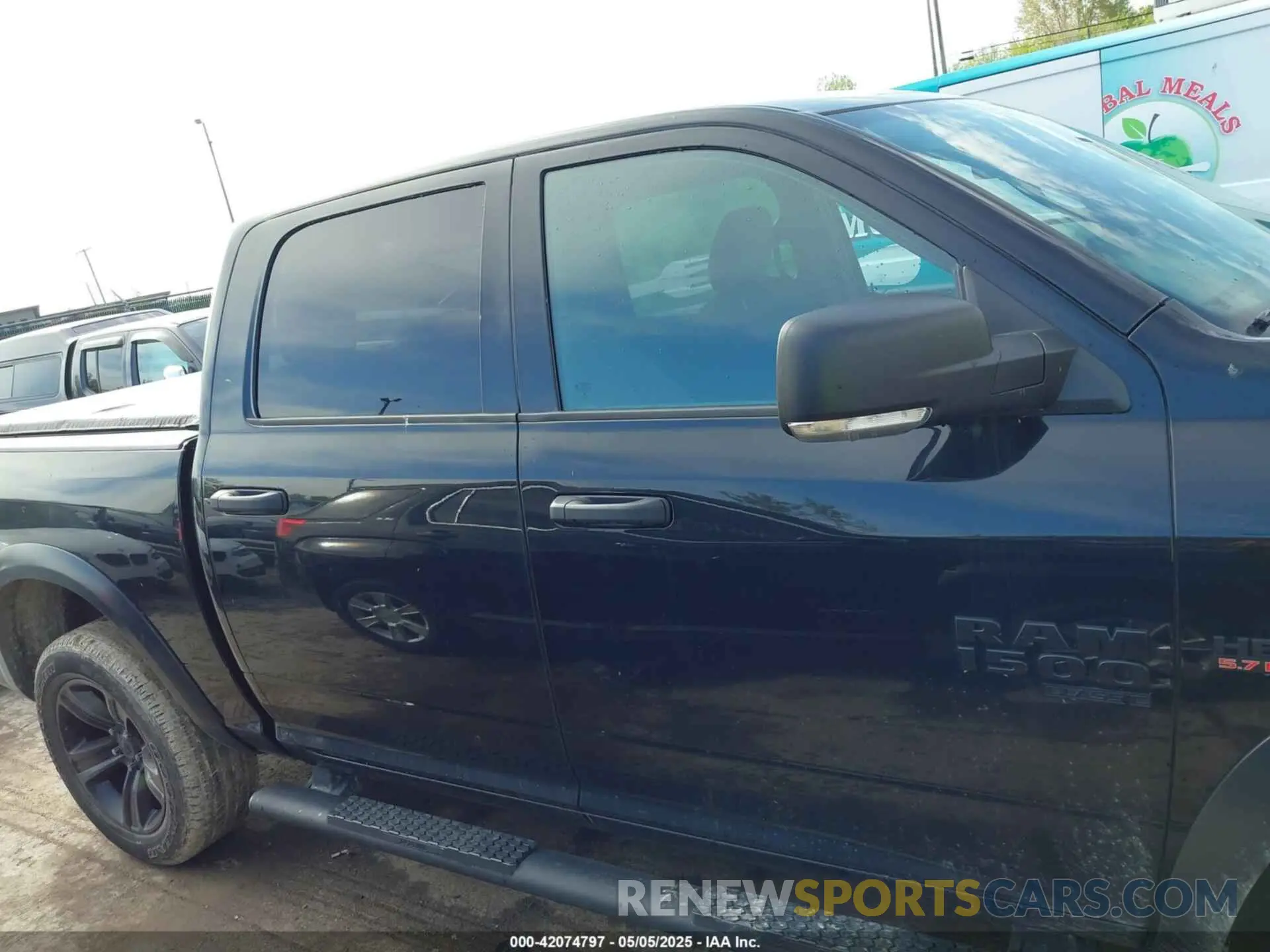 14 fotografías del automóvil dañado 1C6RR7LT8MS589263 RAM 1500 CLASSIC 2021