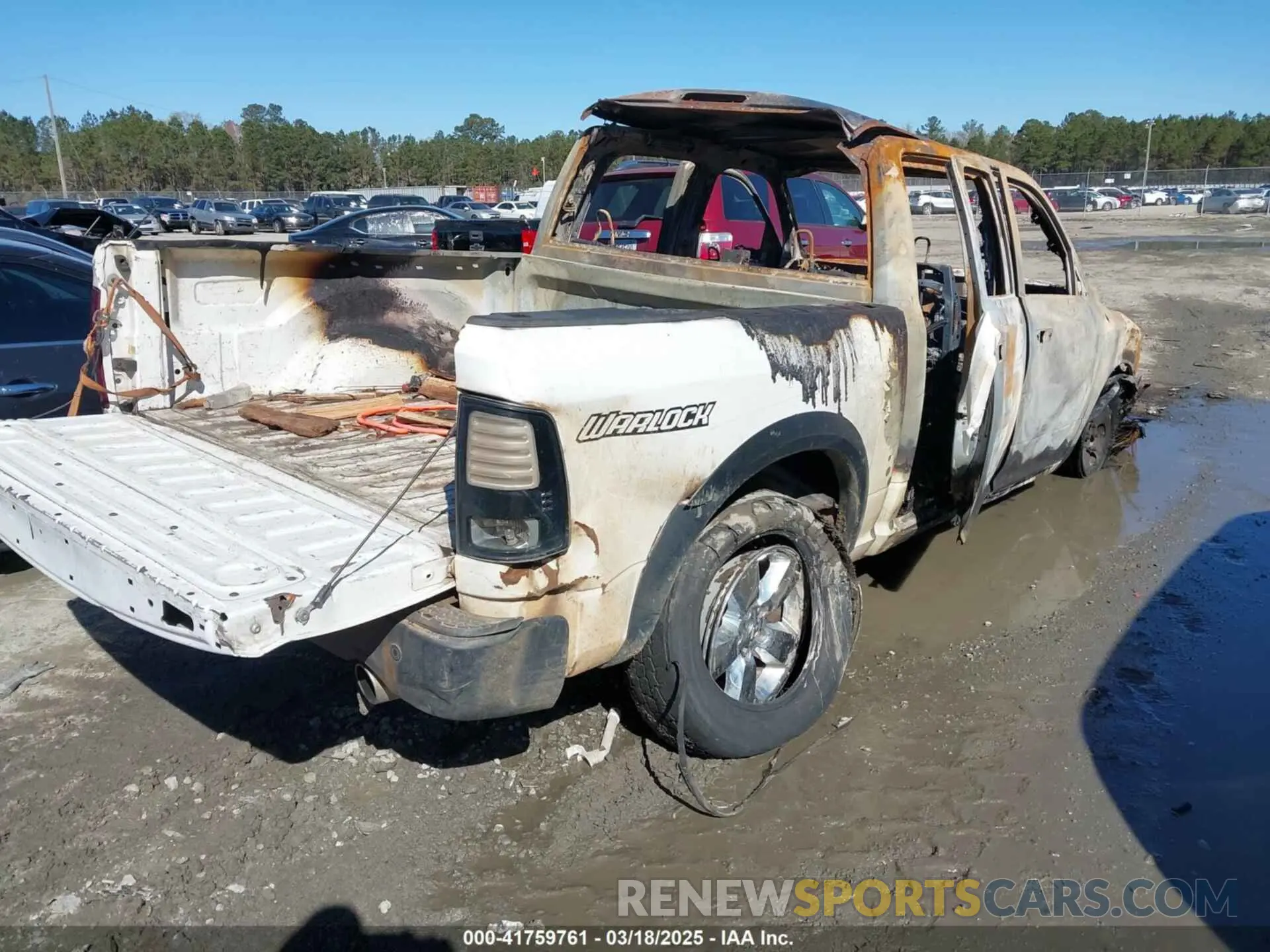 4 fotografías del automóvil dañado 1C6RR7LTXMS544213 RAM 1500 CLASSIC 2021