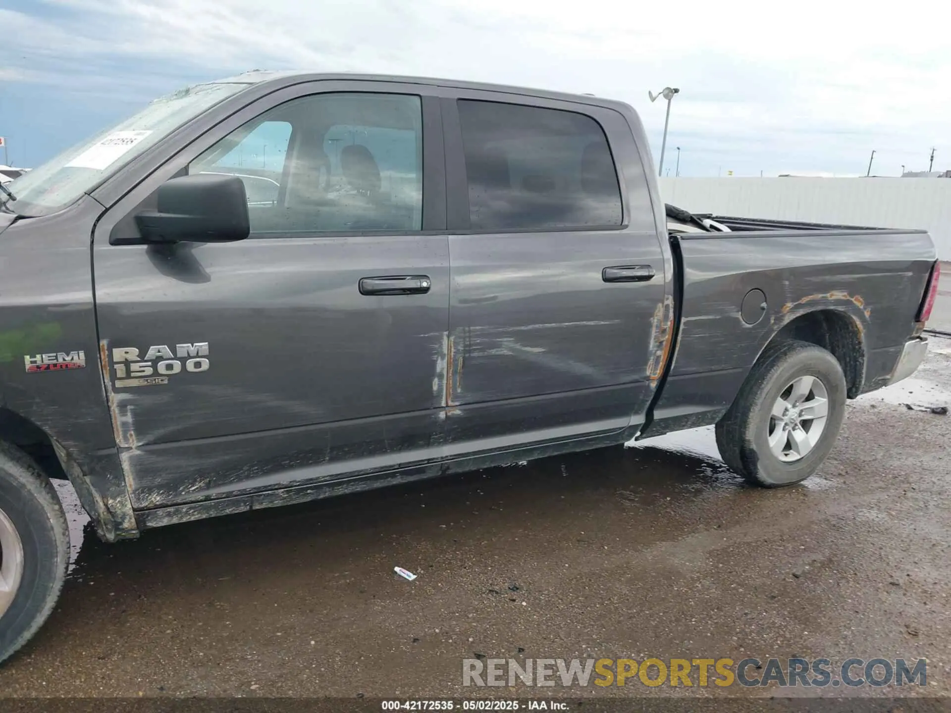 6 fotografías del automóvil dañado 1C6RR7TT1MS516817 RAM 1500 CLASSIC 2021
